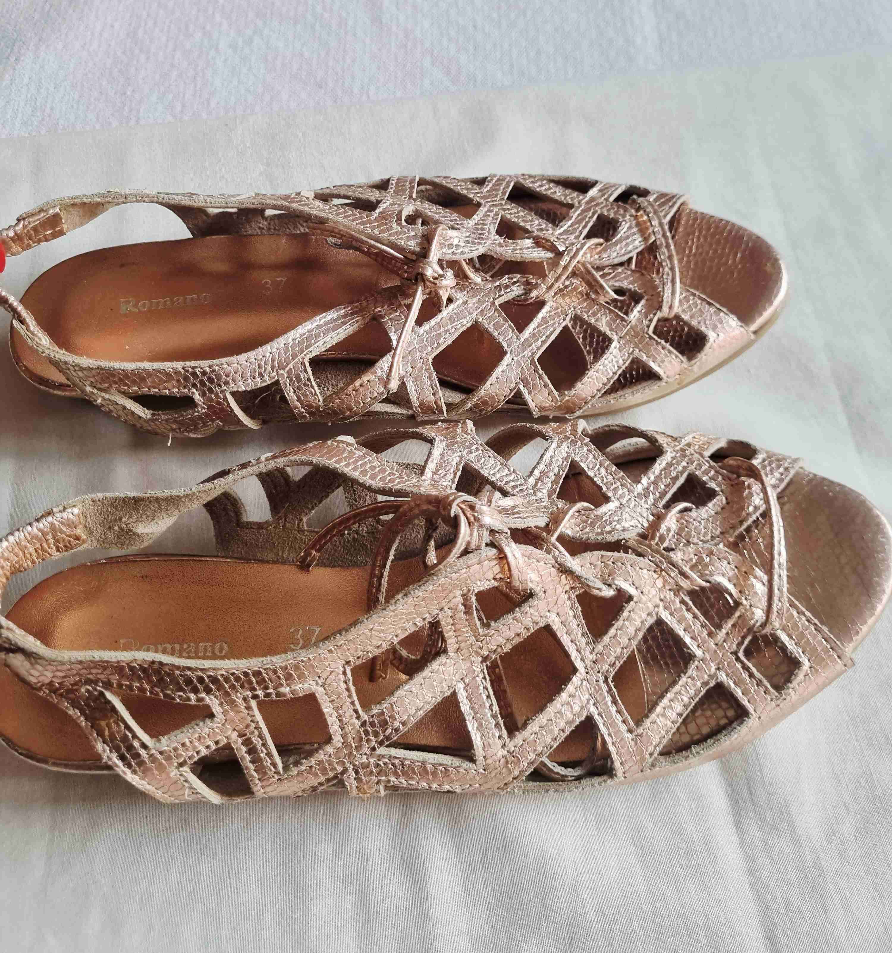 Sandalias marca ROMANO n°37. Planas. Cuero. - miniatura 2