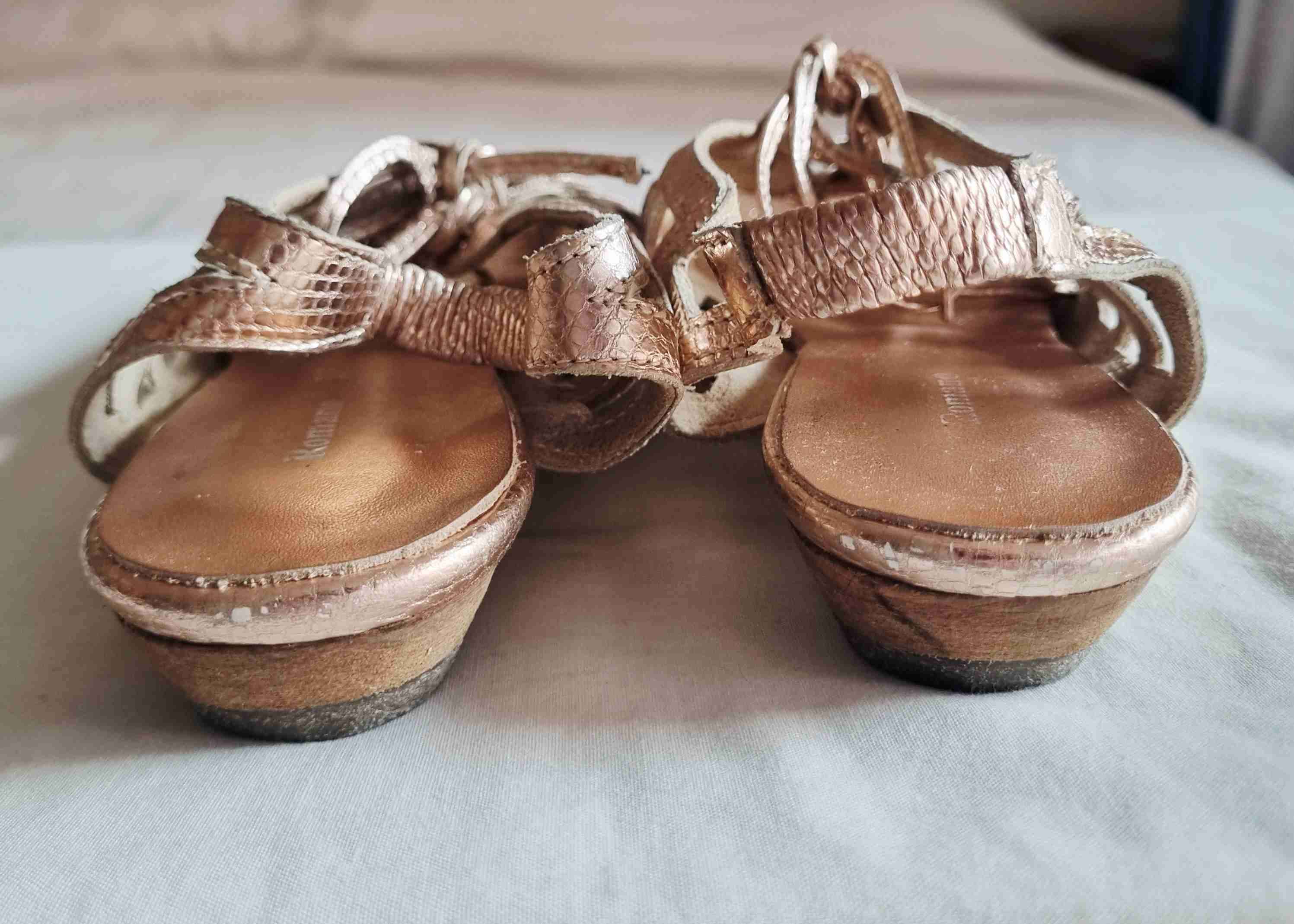 Sandalias marca ROMANO n°37. Planas. Cuero. - miniatura 4