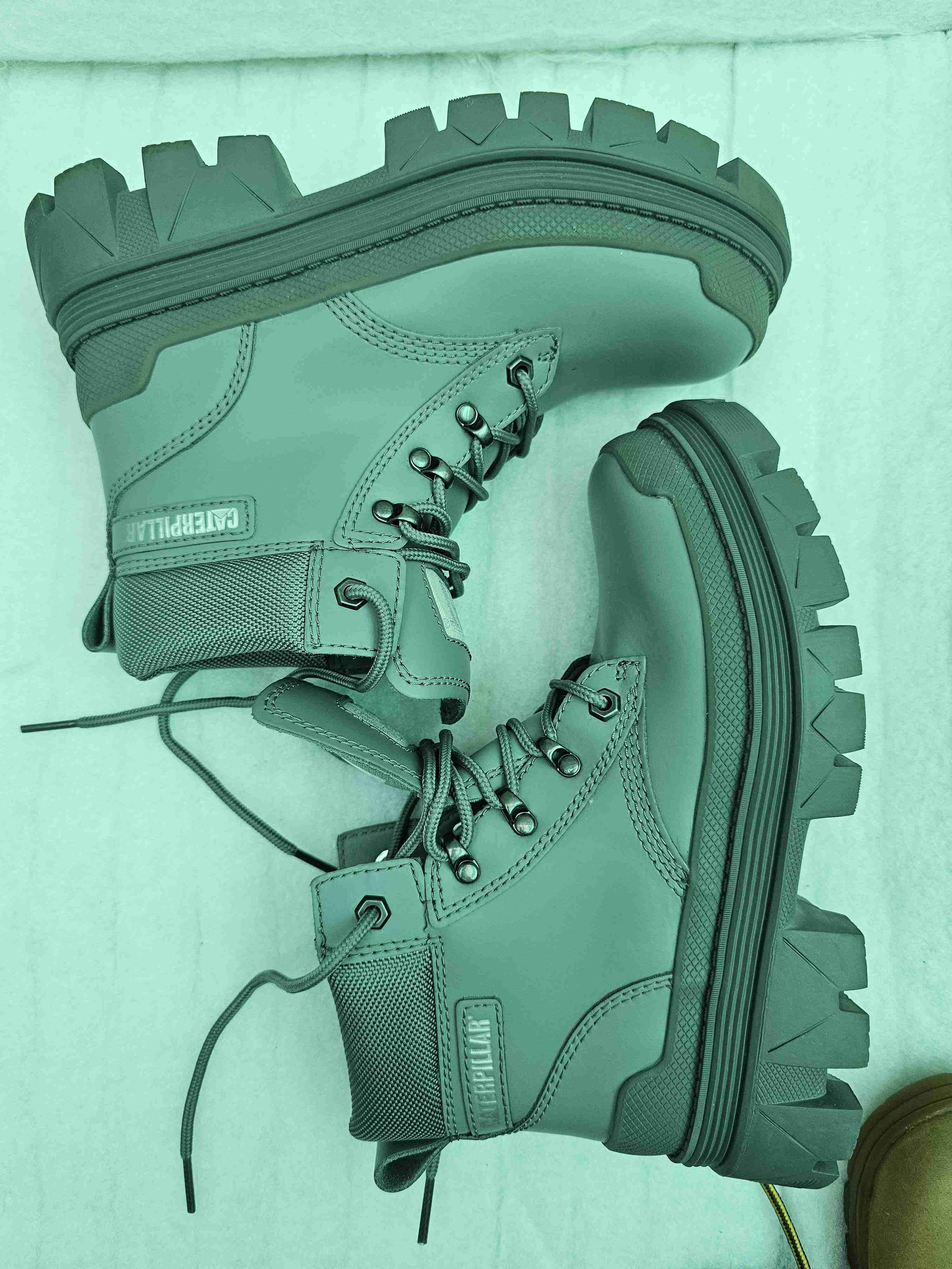 Botin Colorado Hardwear Gris Caterpilllar - miniatura 4