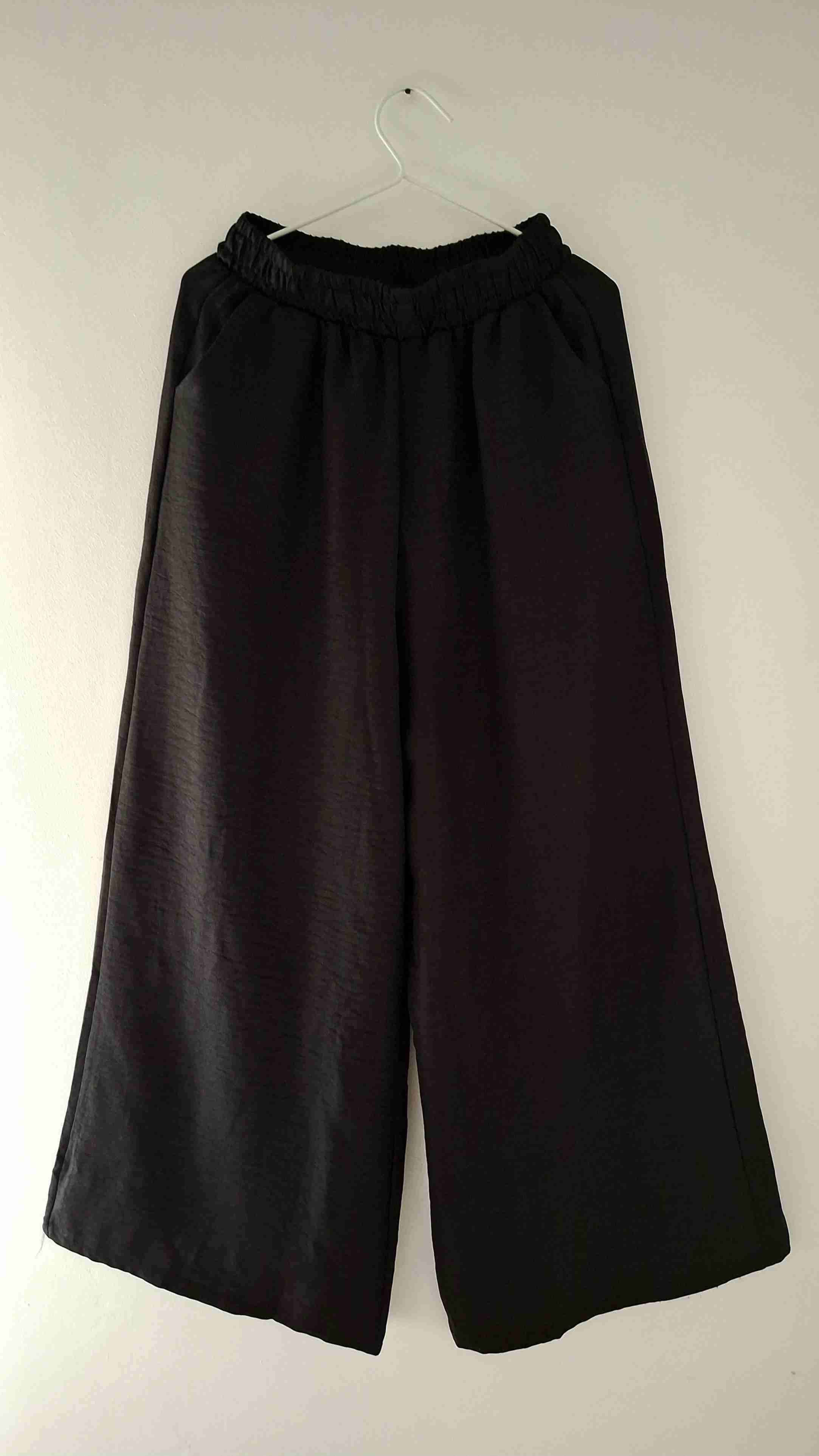 Pantalones negros holgados