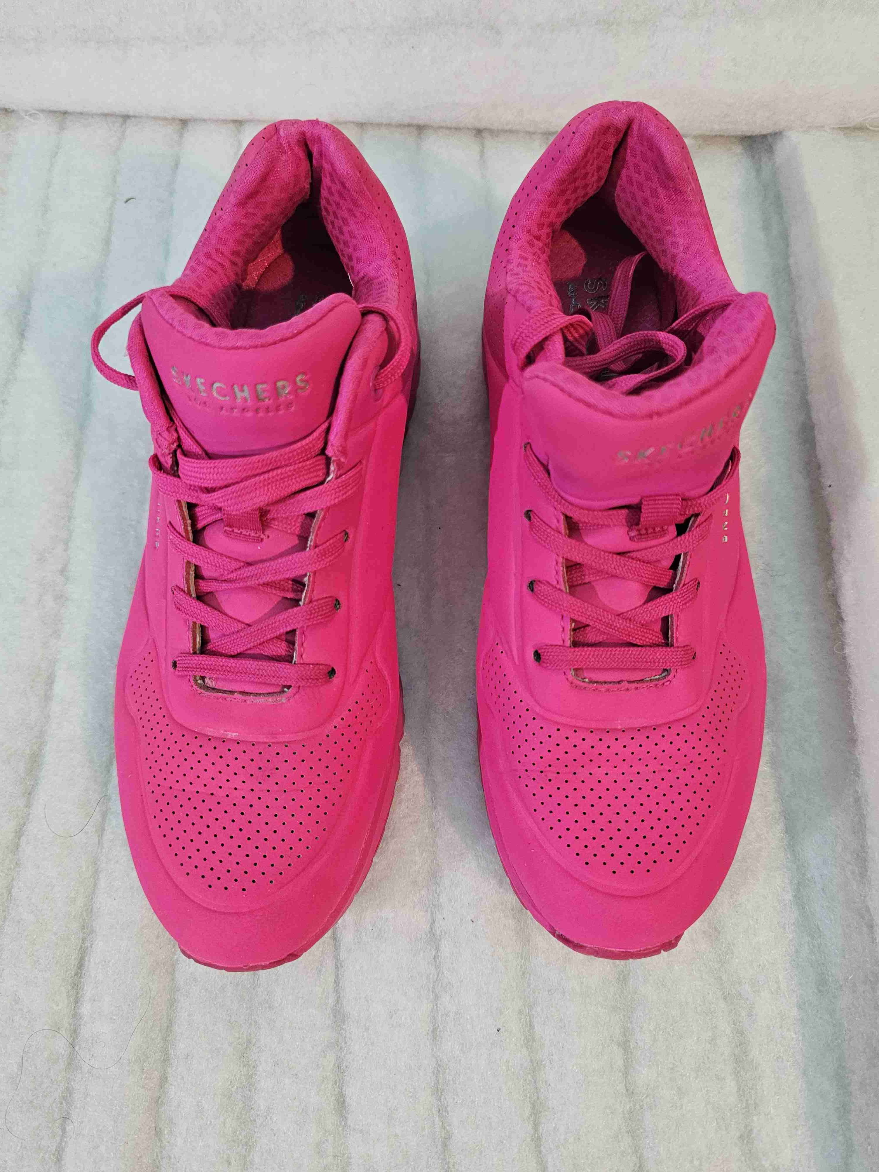 Skechers Uno Night Shades rosa neon