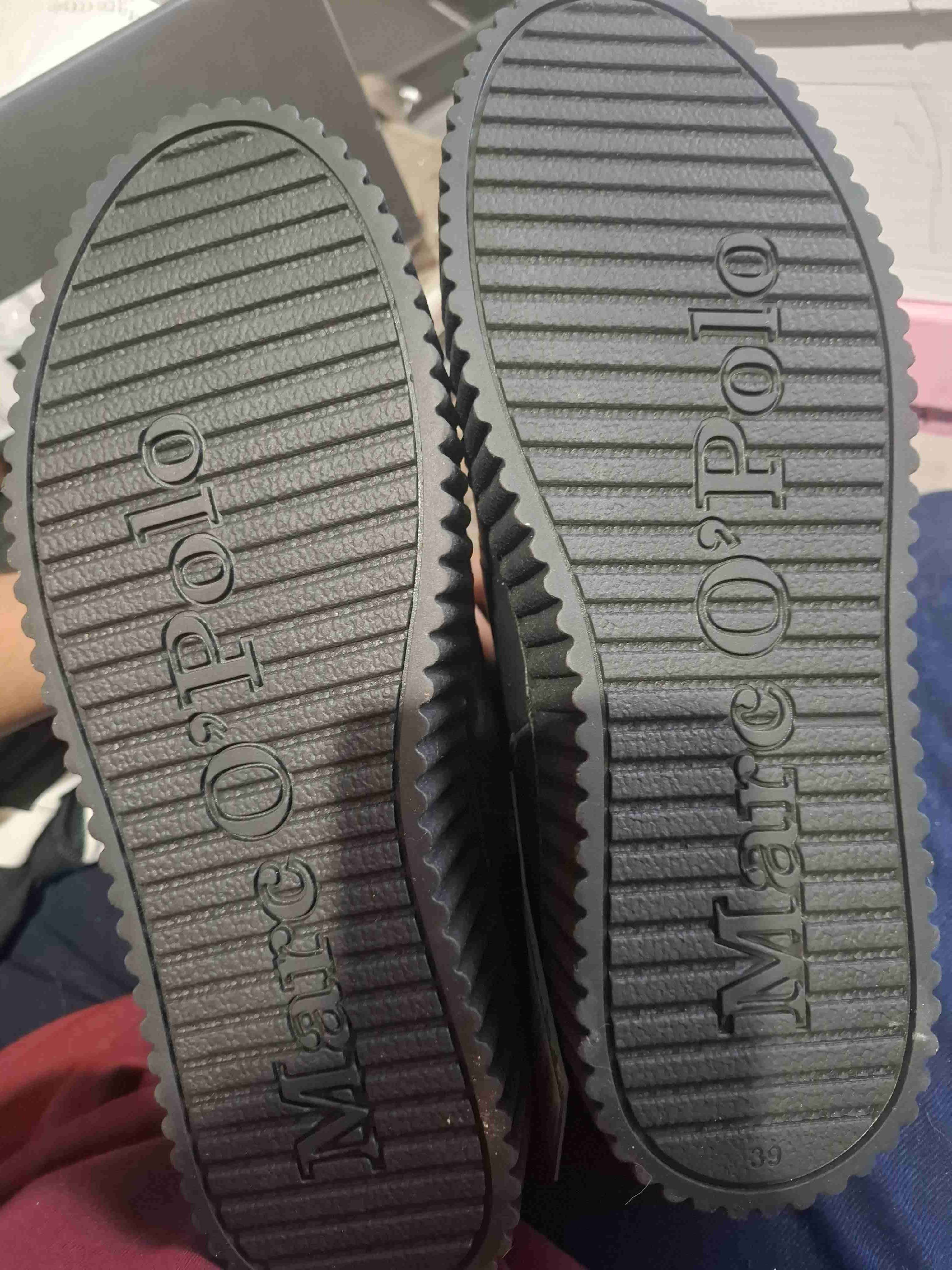 Botas negras con plataforma - miniatura 2