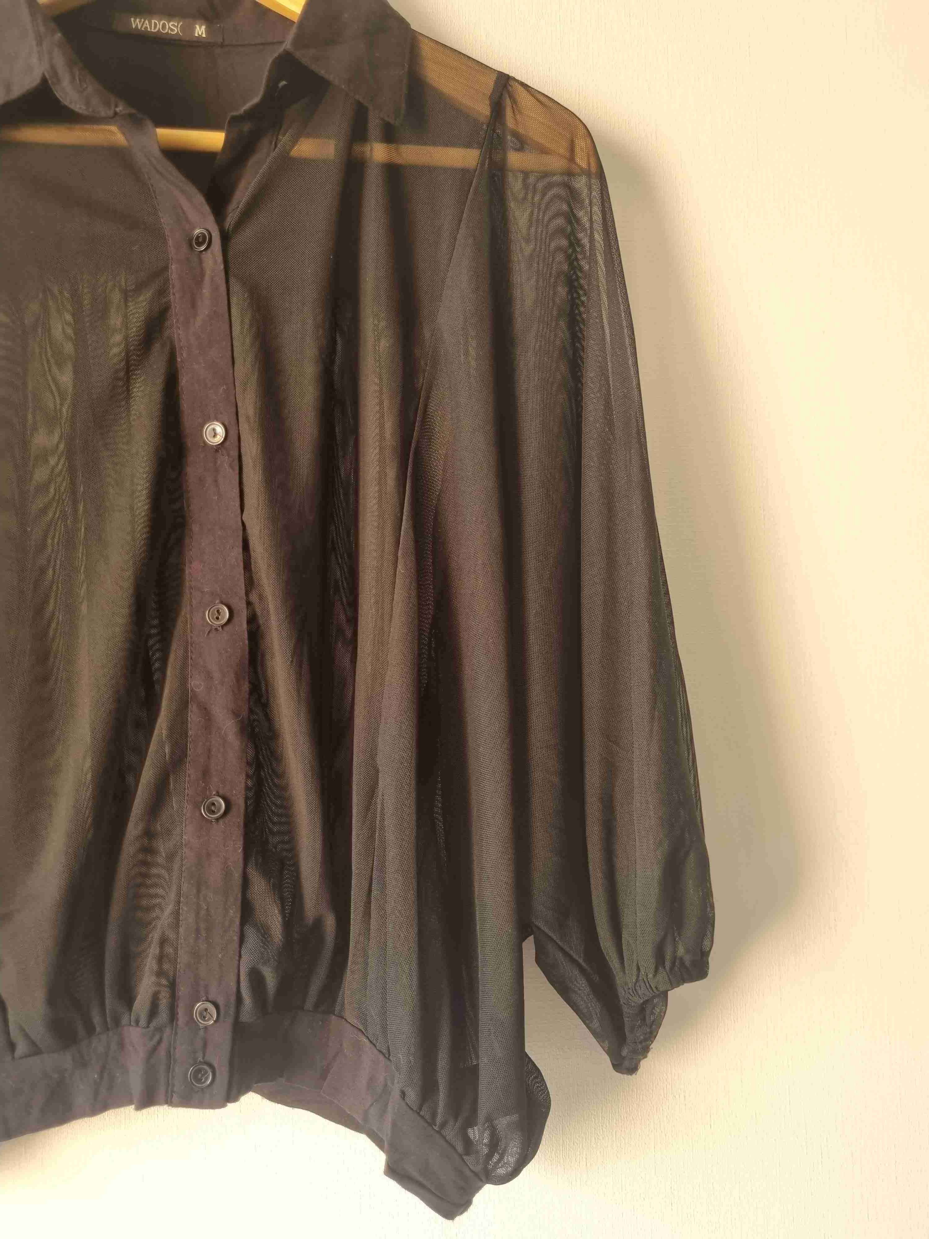 Blusa Wados, talla M tela semitransparente negra - miniatura 4