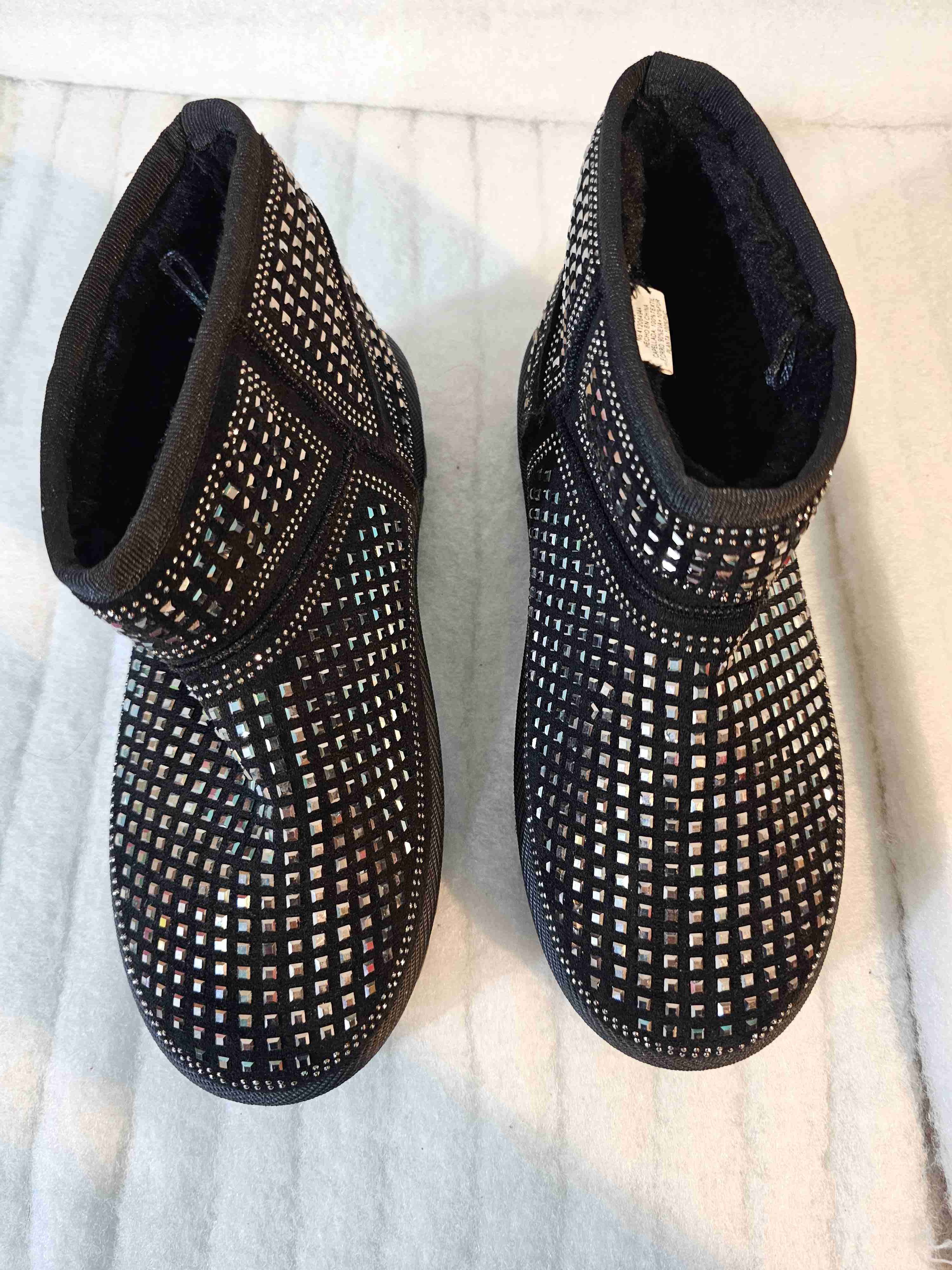 Botines negros con tachas brillantes tricot