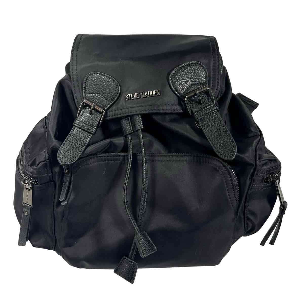 Mochila negra de nylon marca Steve Madden - miniatura 2