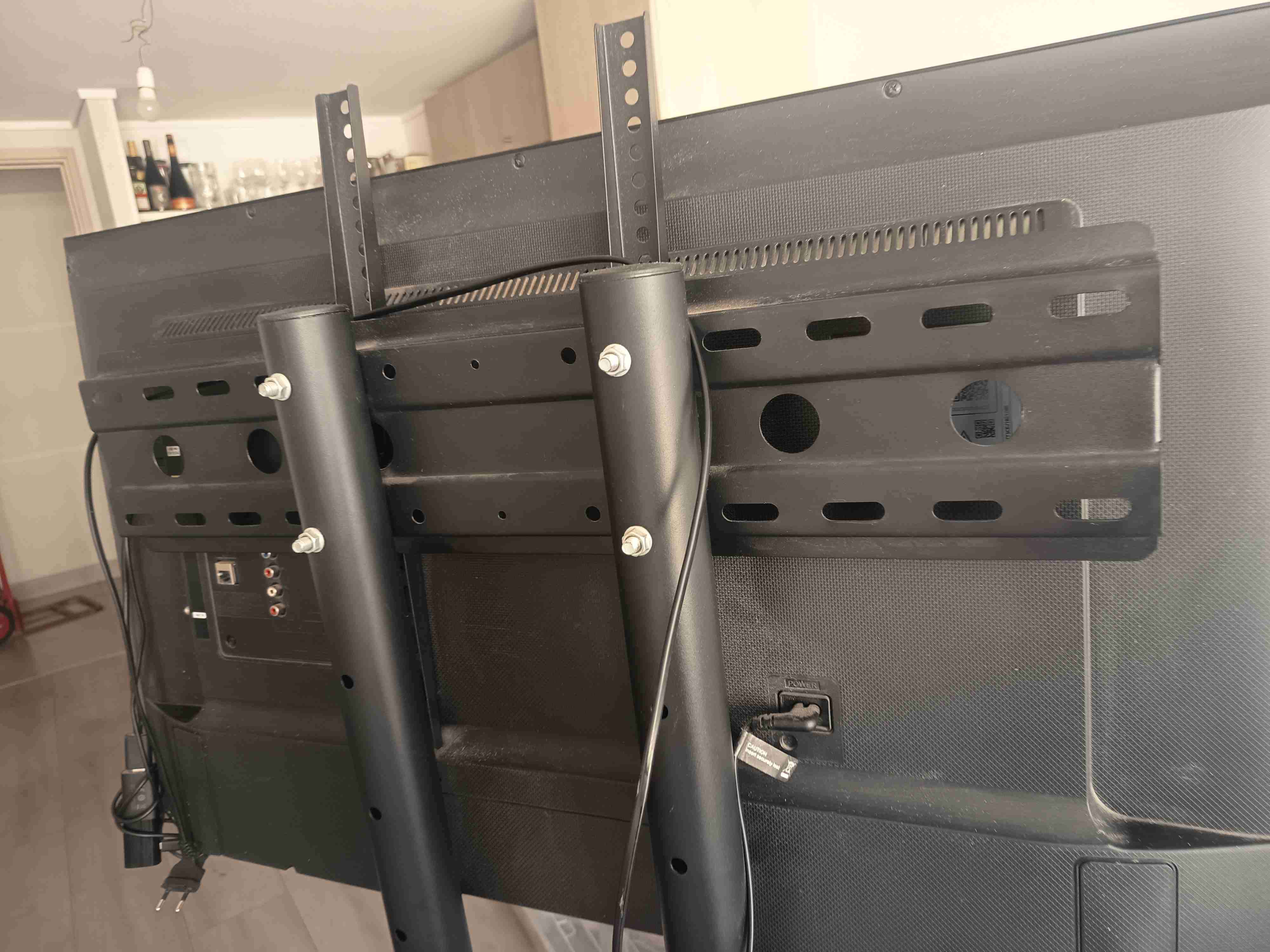 Soporte para tv ajustable con ruedas - miniatura 2