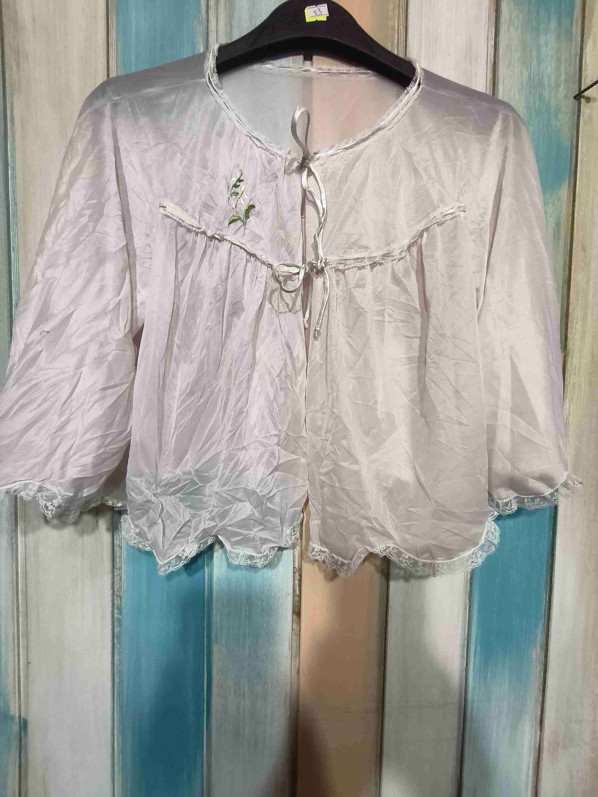 Mañanita rosado con encaje