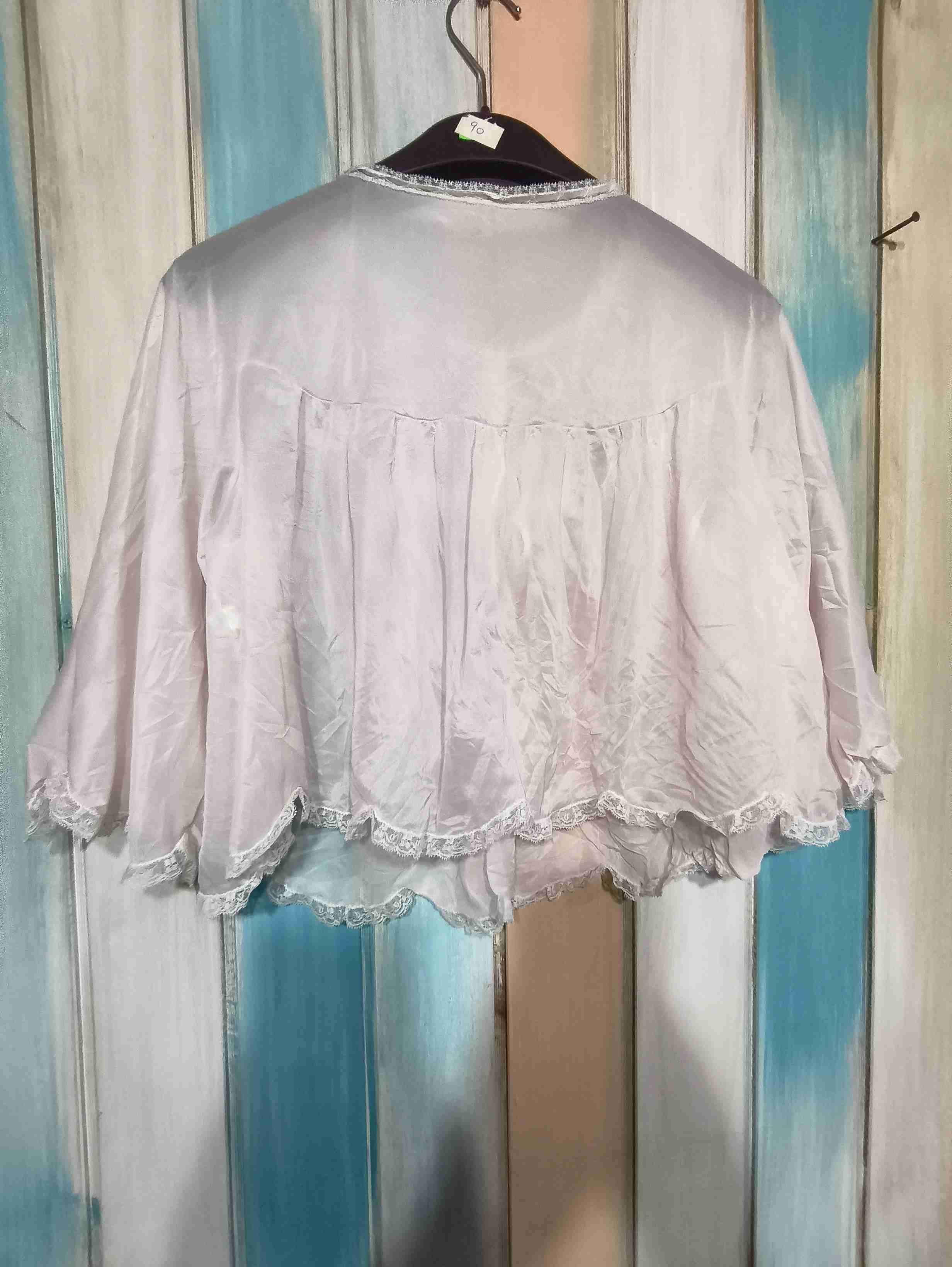 Mañanita rosado con encaje - miniatura 2