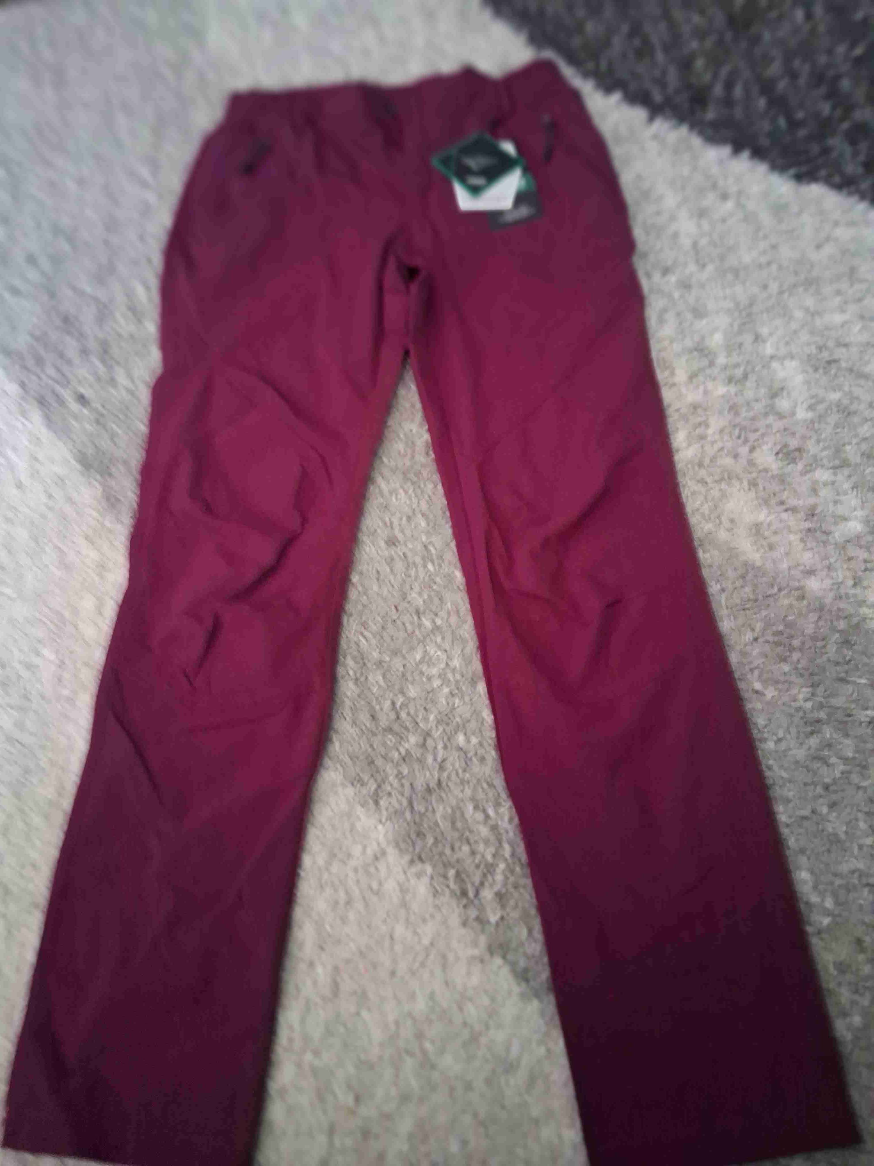 Pantalones burdeos nuevos