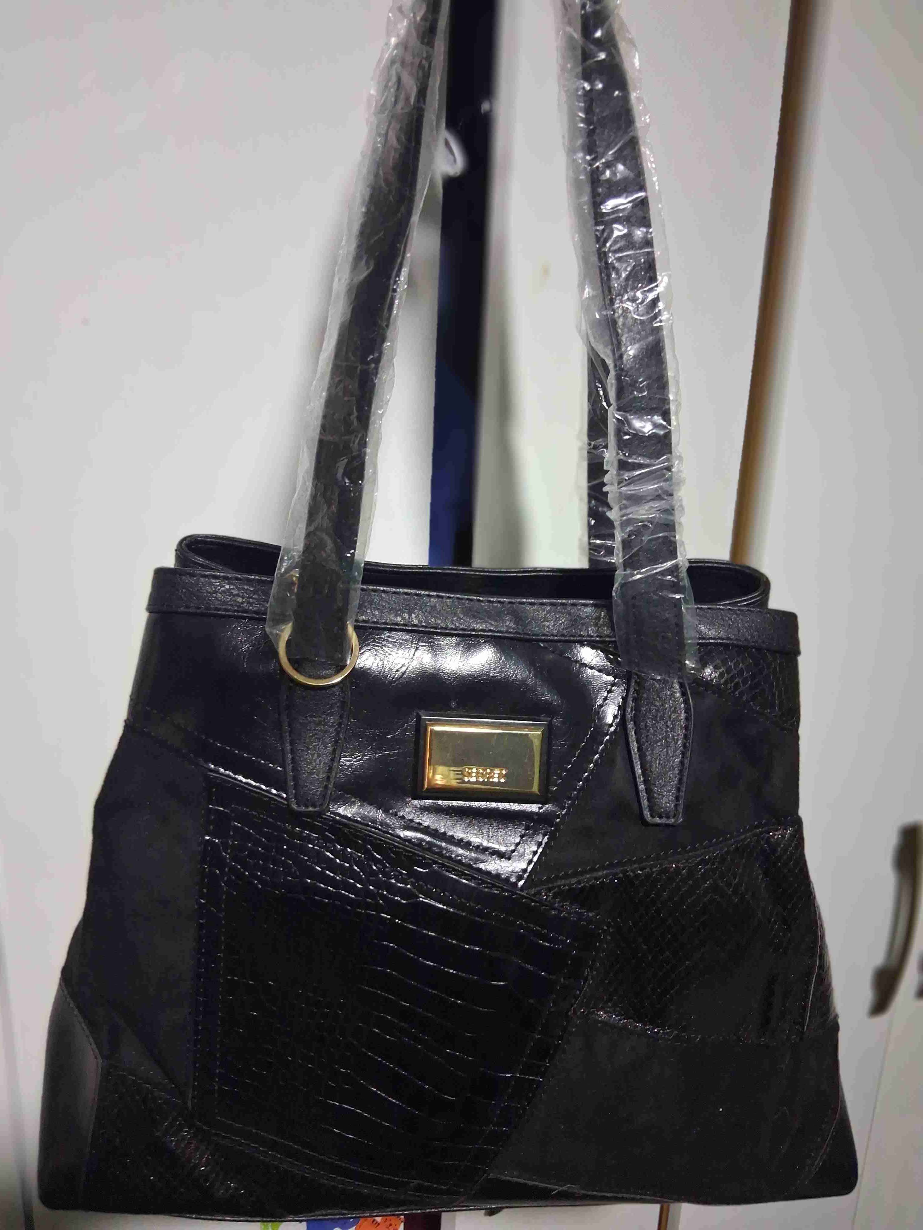 Cartera negra elegante