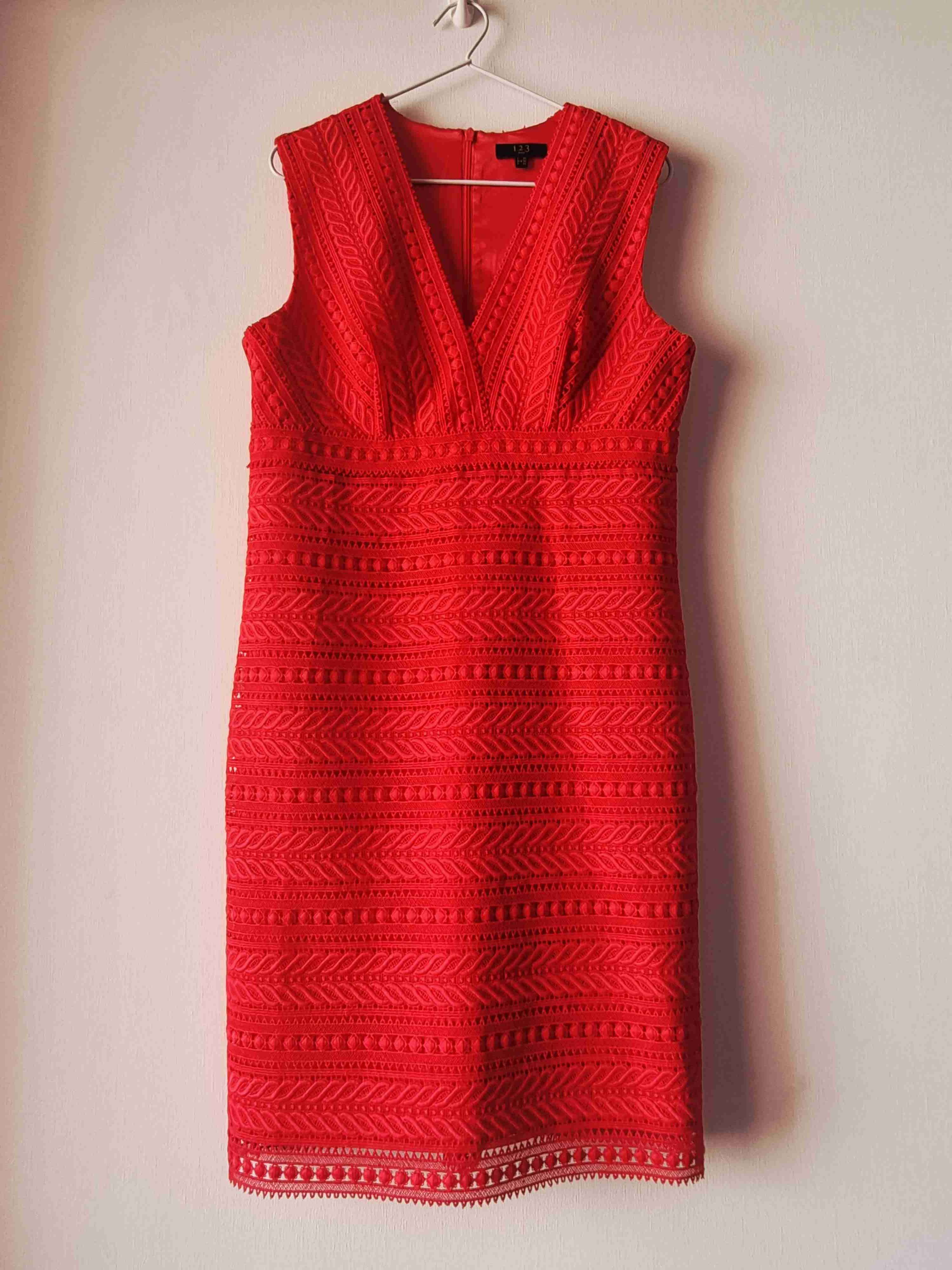 Vestido marca Maison 123 rojo encaje, talla M.