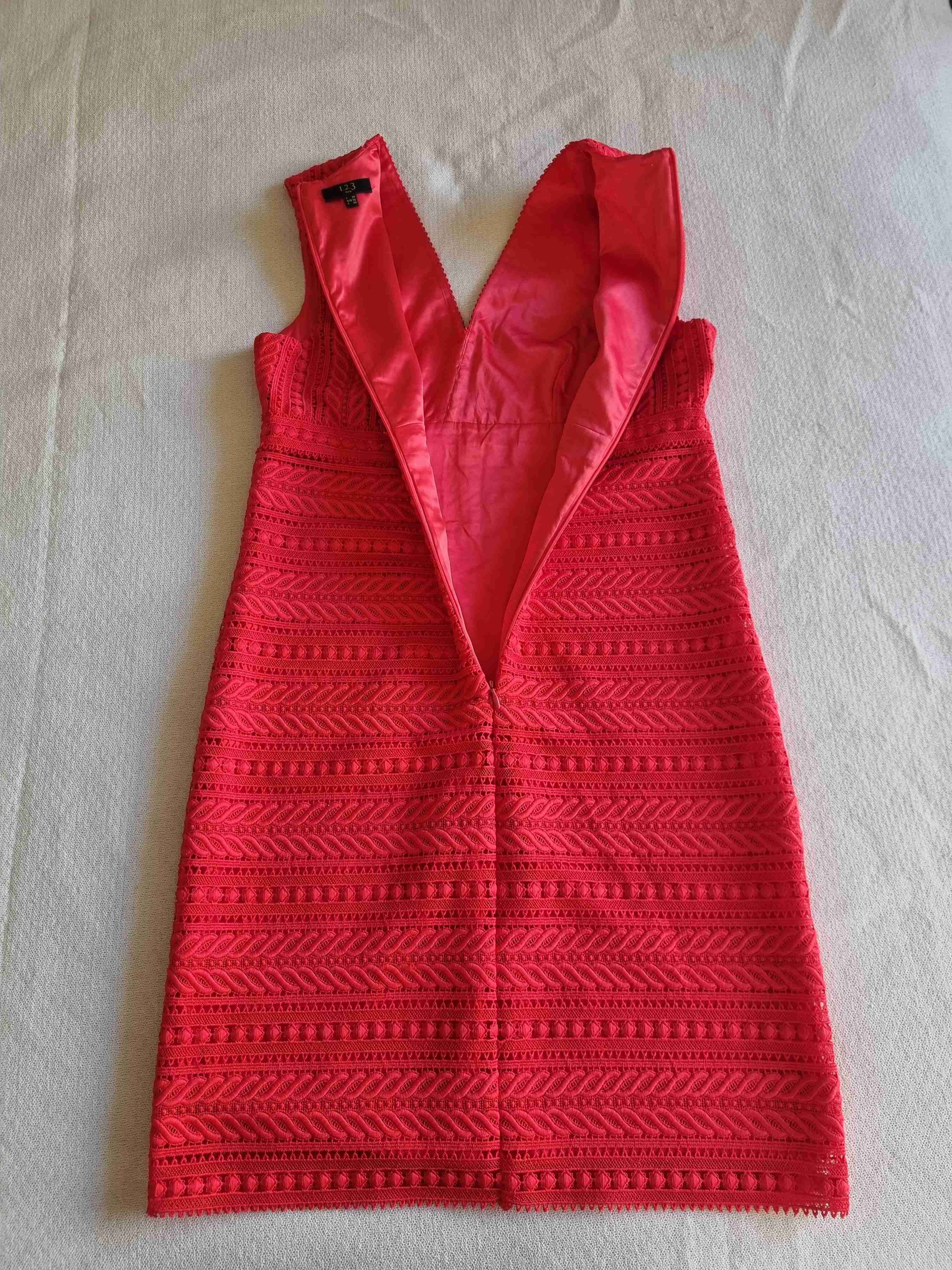 Vestido marca Maison 123 rojo encaje, talla M. - miniatura 5