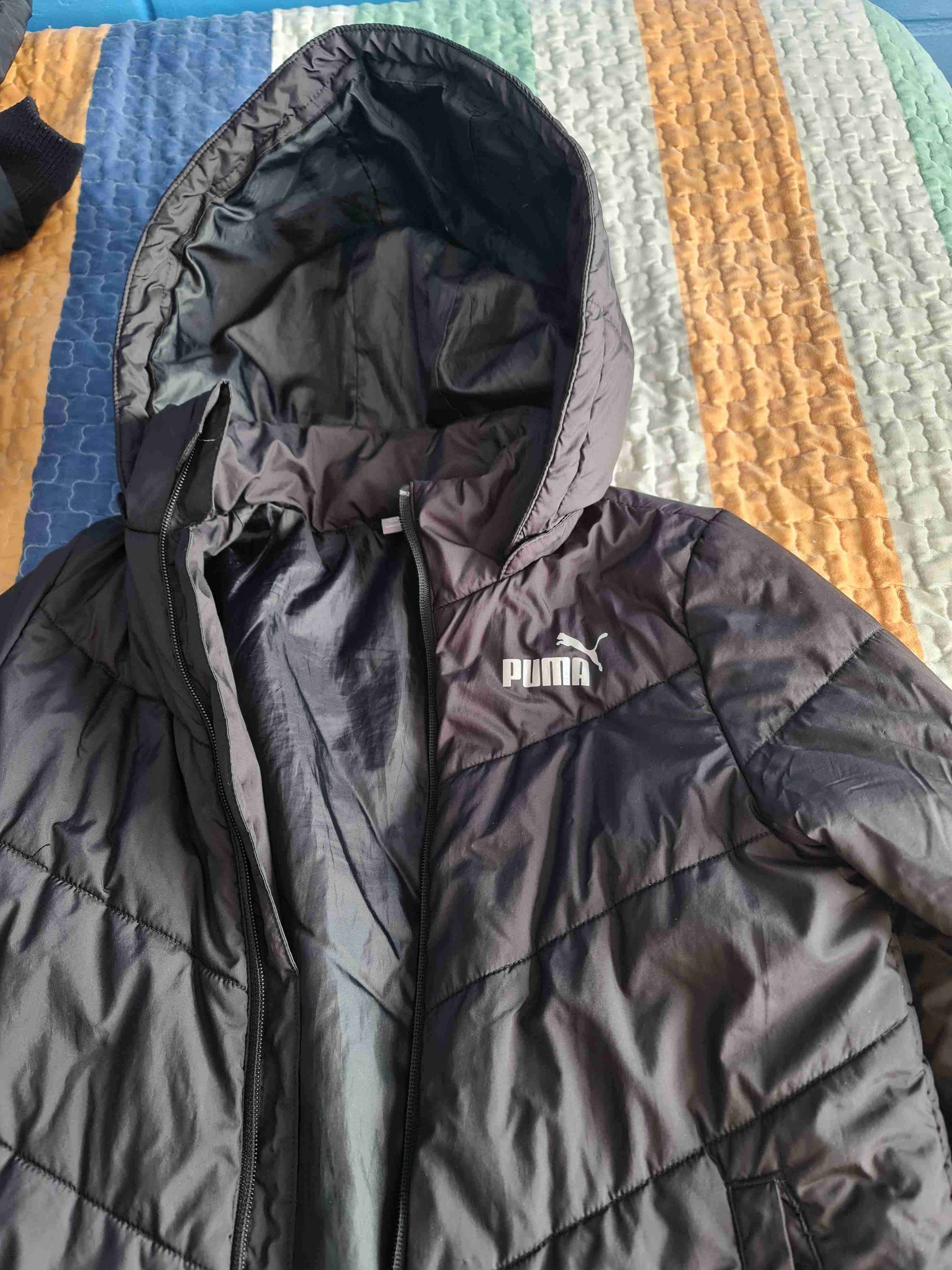 Chaqueta negra con capucha Puma