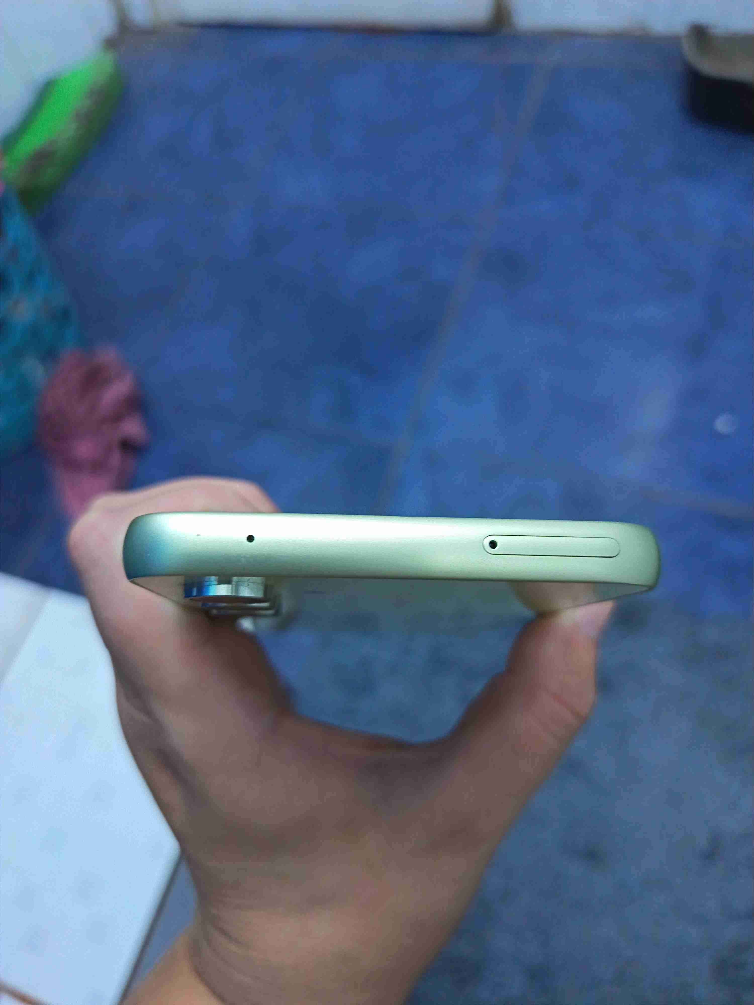 Smartphone verde en buen estado - 4