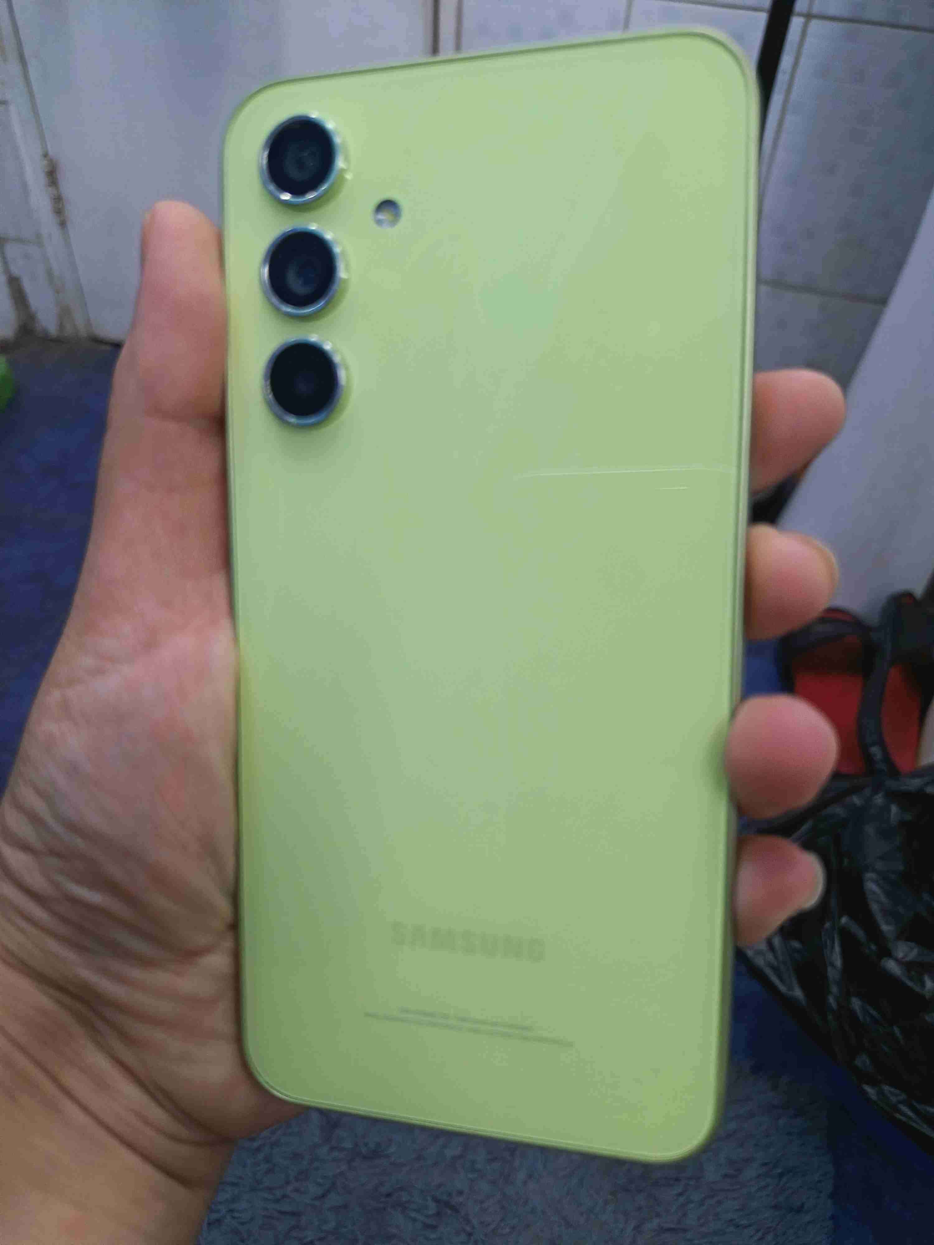 Smartphone verde en buen estado - 6