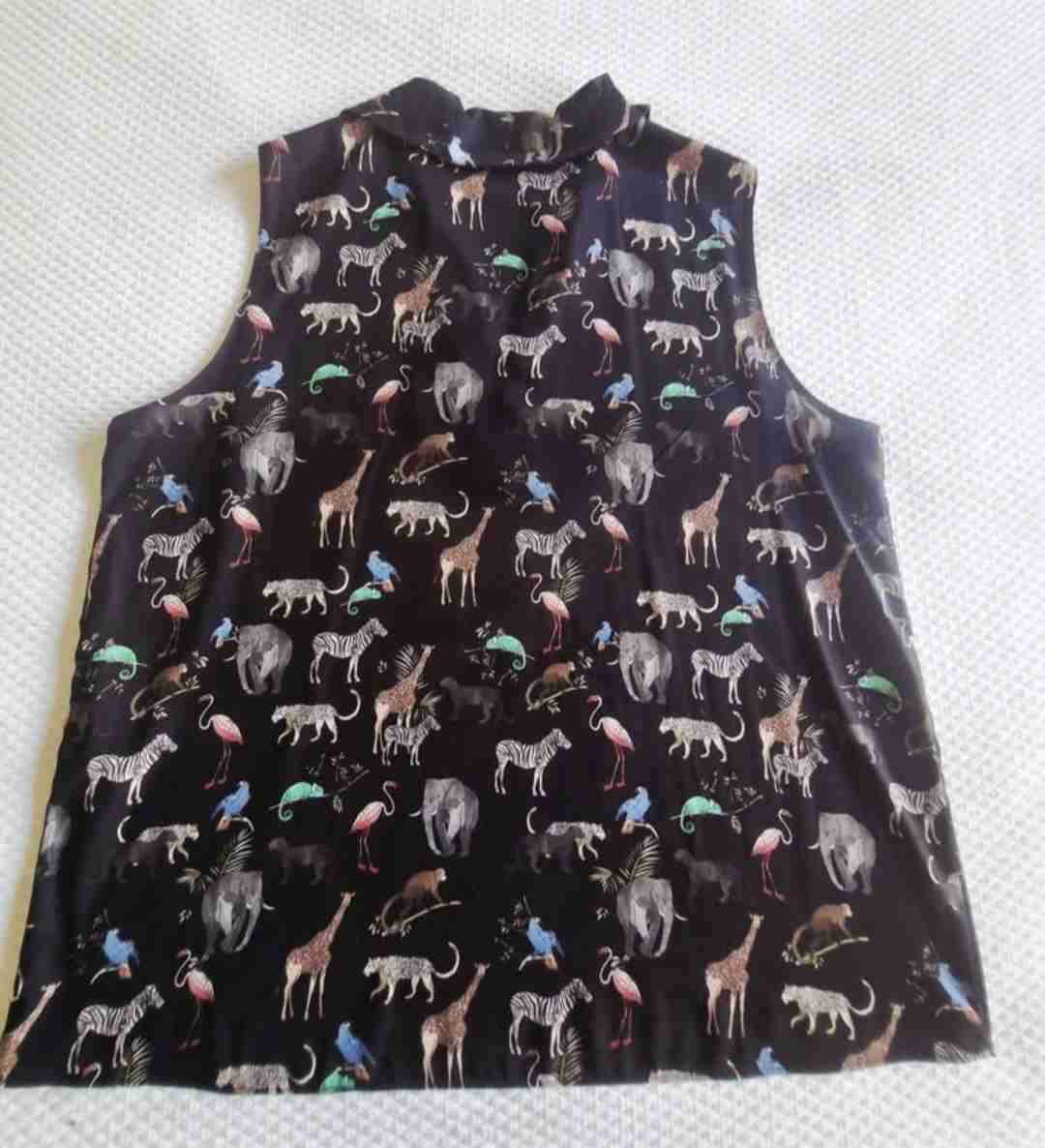 Blusa Zara,  estampada animal. Talla XL - miniatura 3