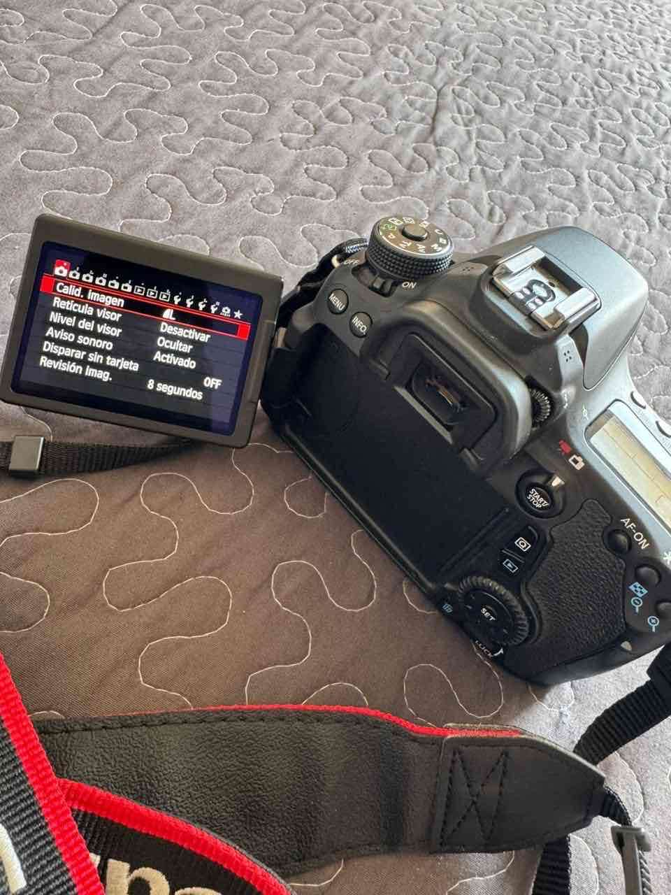 Cámara canon 70D - miniatura 2