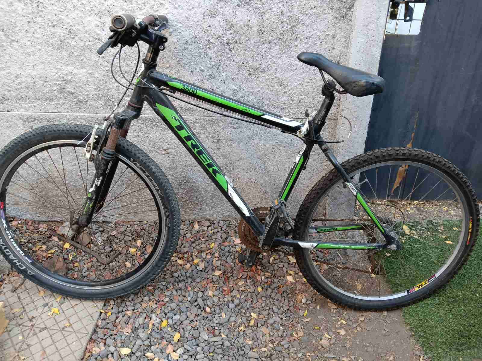 Bicicleta montaña Trek negra y verde - miniatura 2