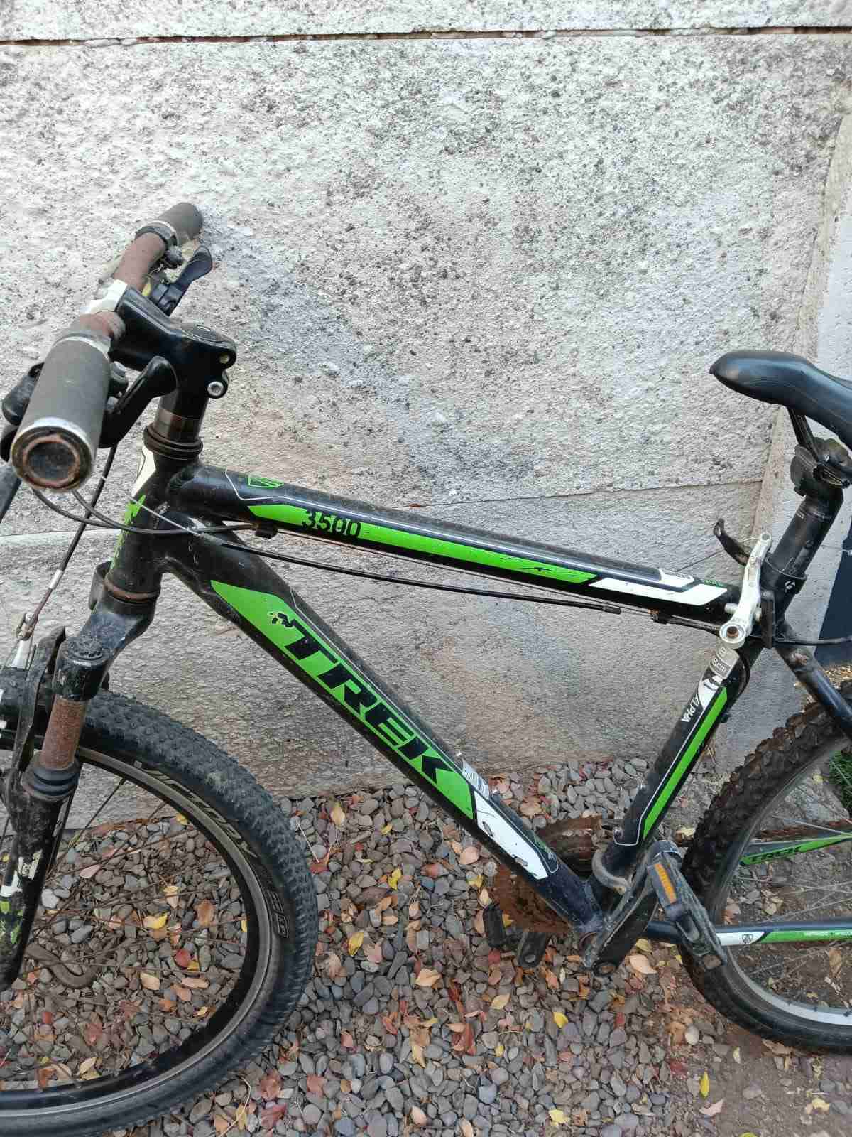 Bicicleta montaña Trek negra y verde - miniatura 3