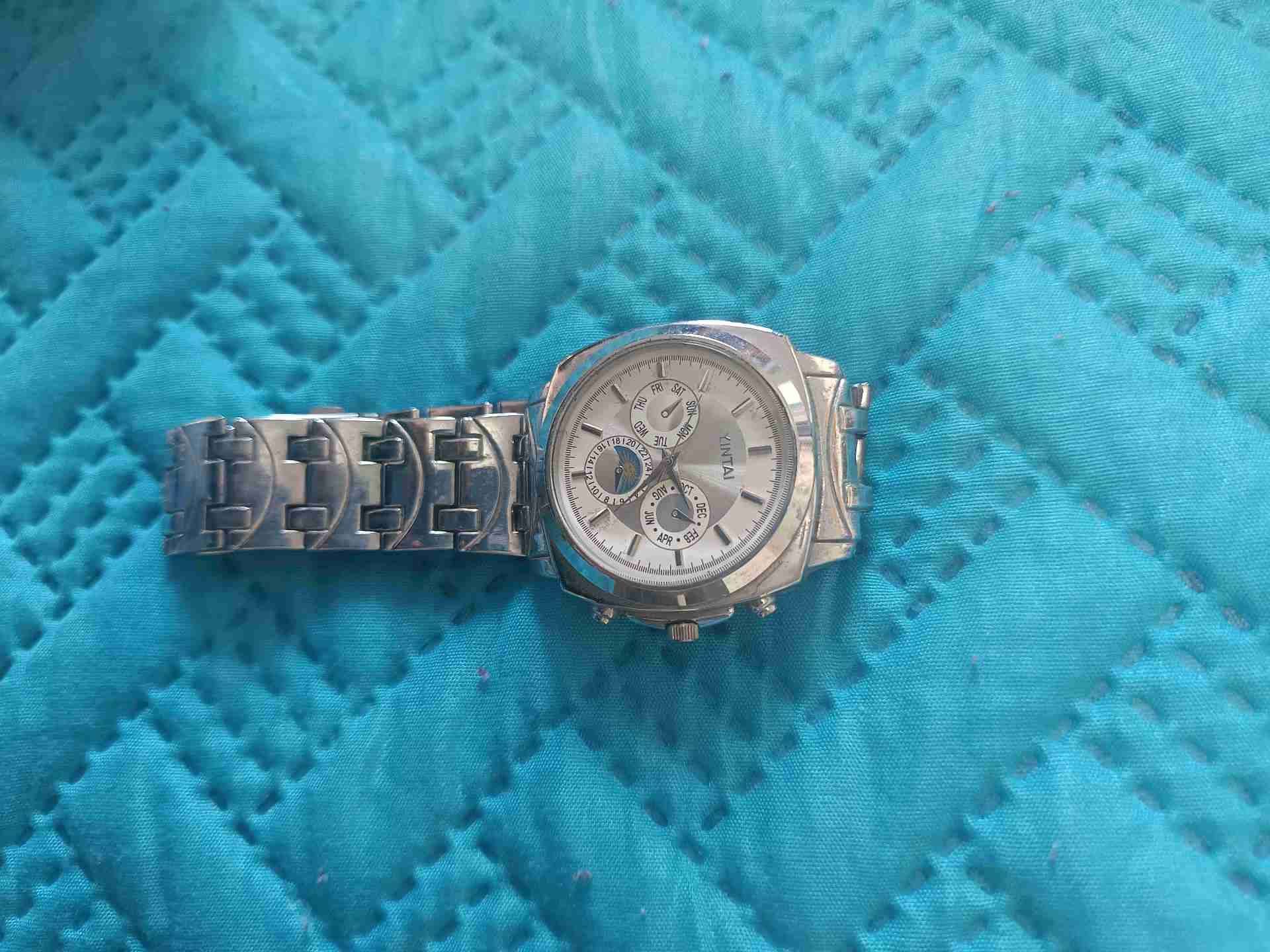 Reloj metálico Vintaj