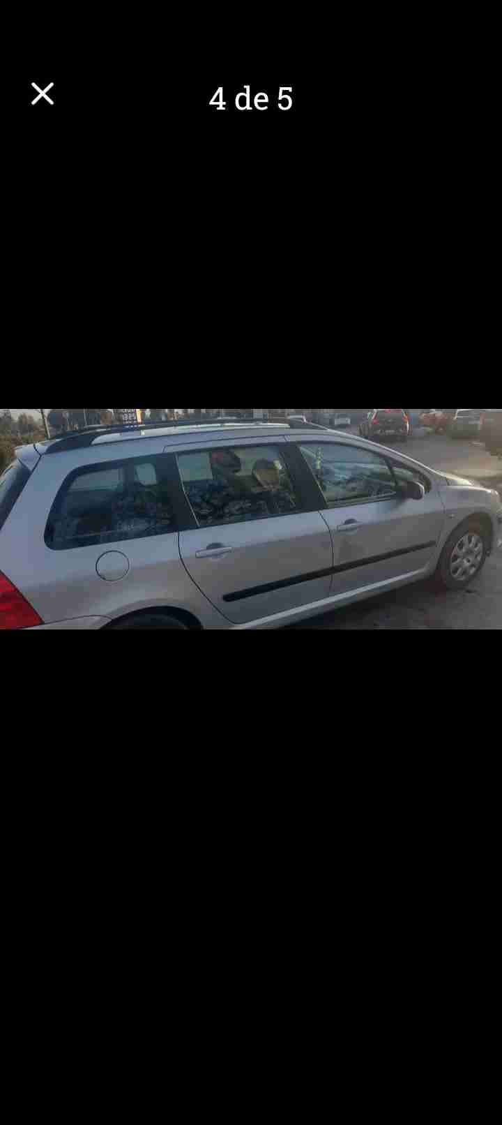 Auto familiar plateado en buen estado - miniatura 3