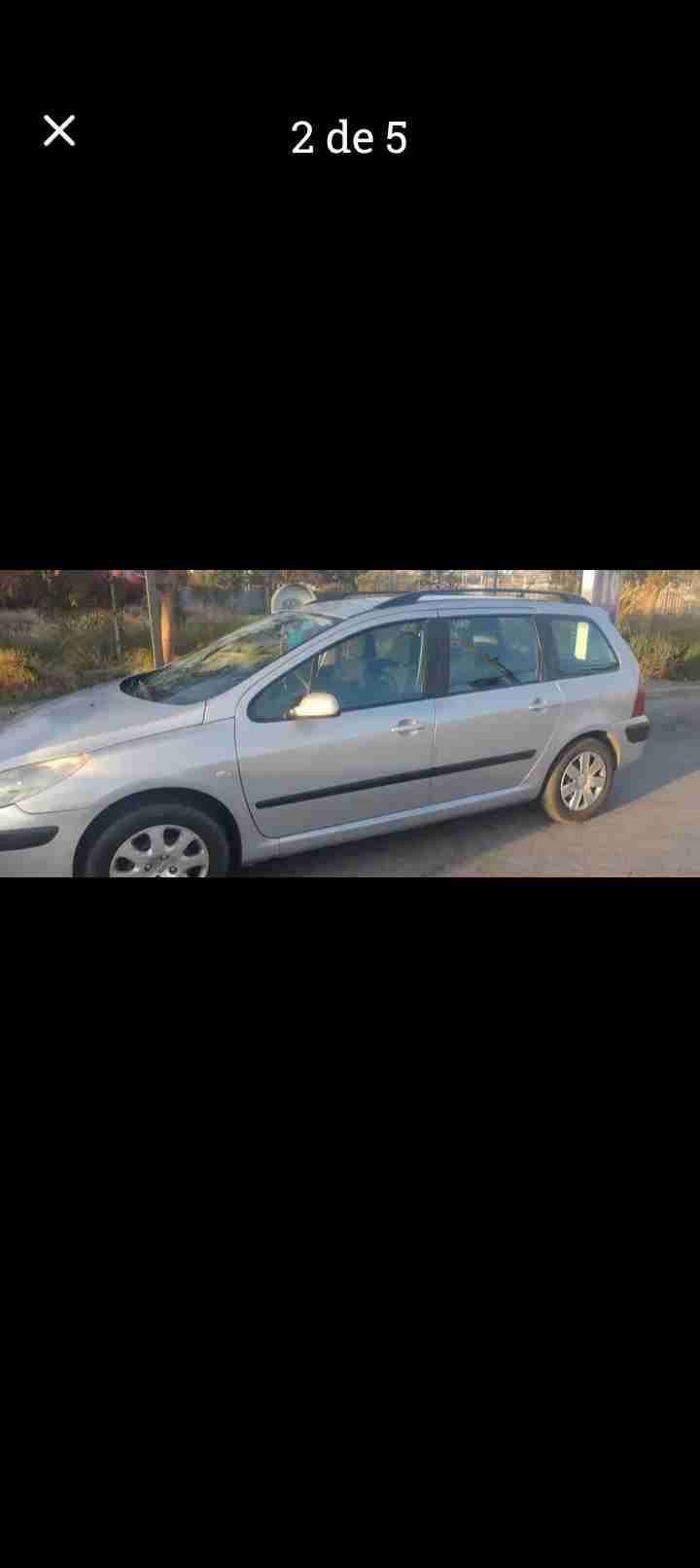 Auto familiar plateado en buen estado - miniatura 5