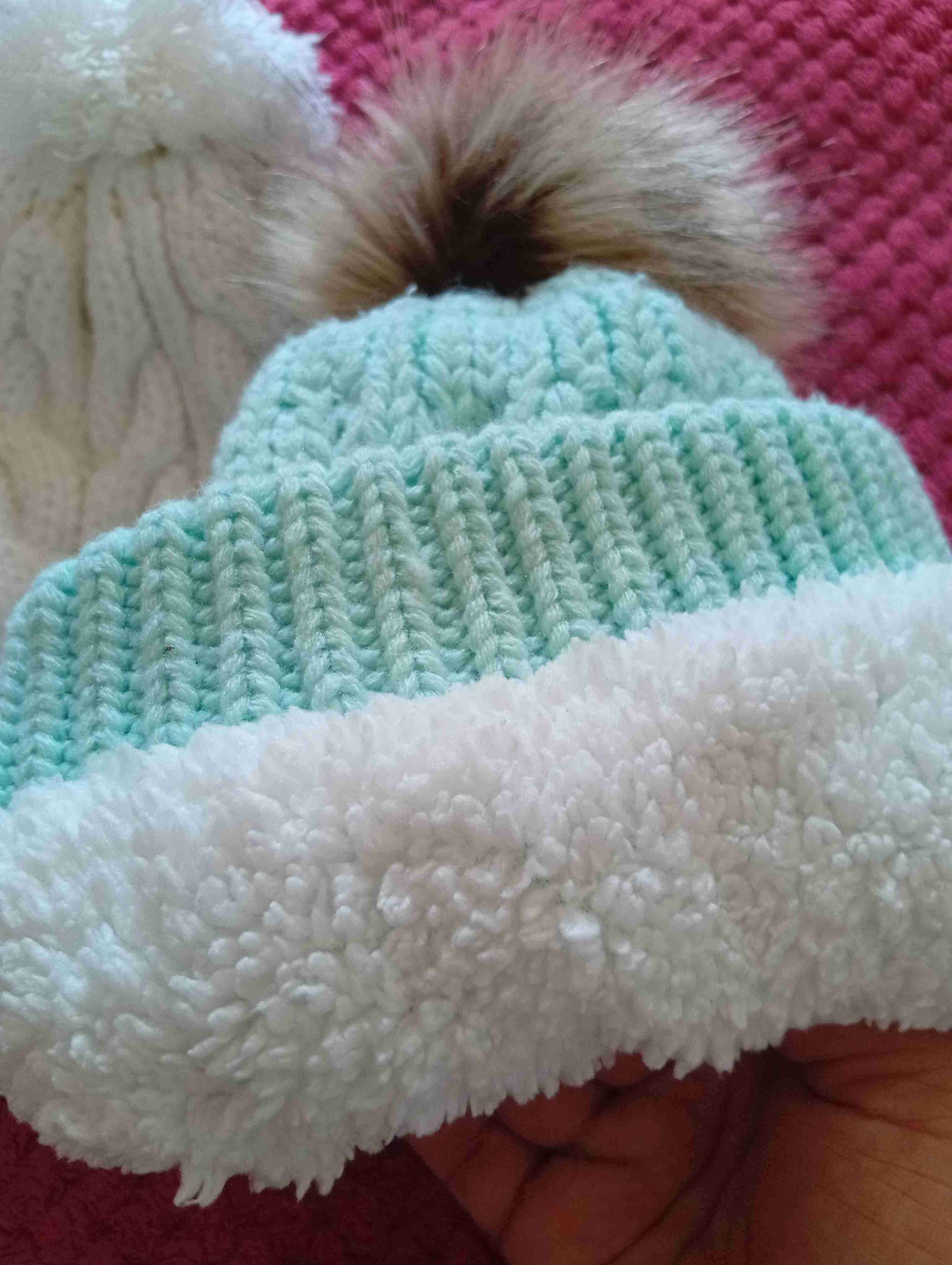 Conjunto de gorros de lana con pompones - 2