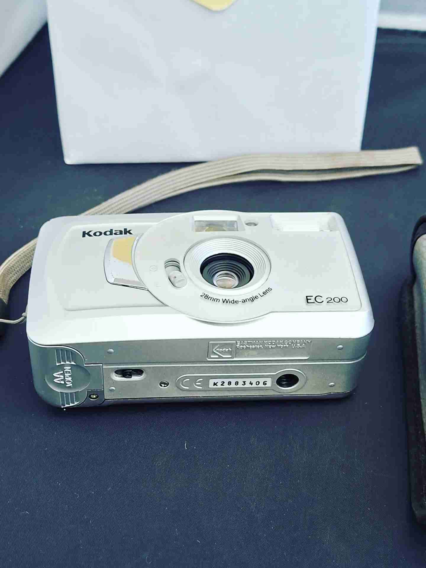 Cámara Kodak EC 200 plateada - miniatura 4