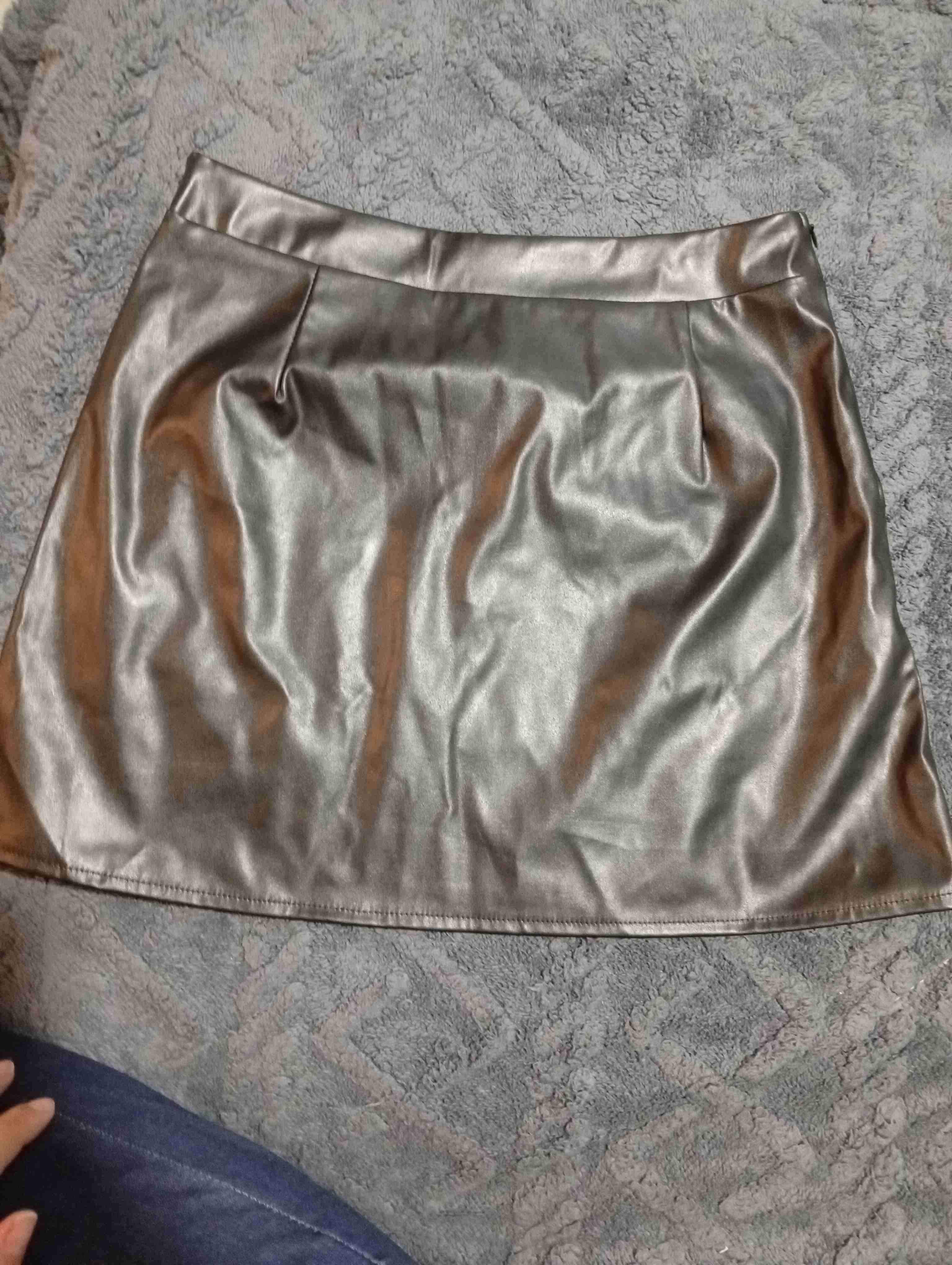 Falda de cuero sintético negro - miniatura 2