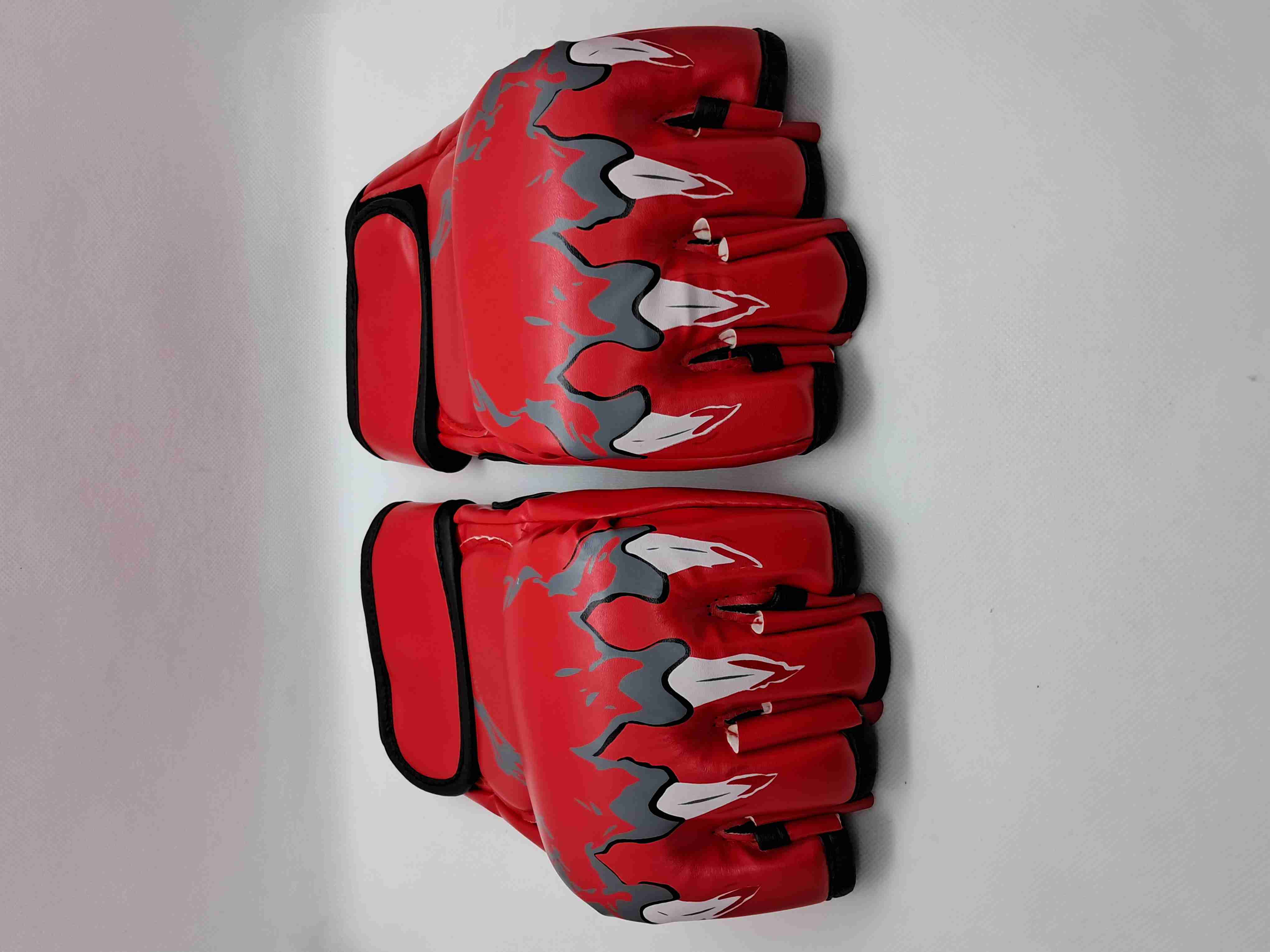 Guantes MMA rojos diseño llamas