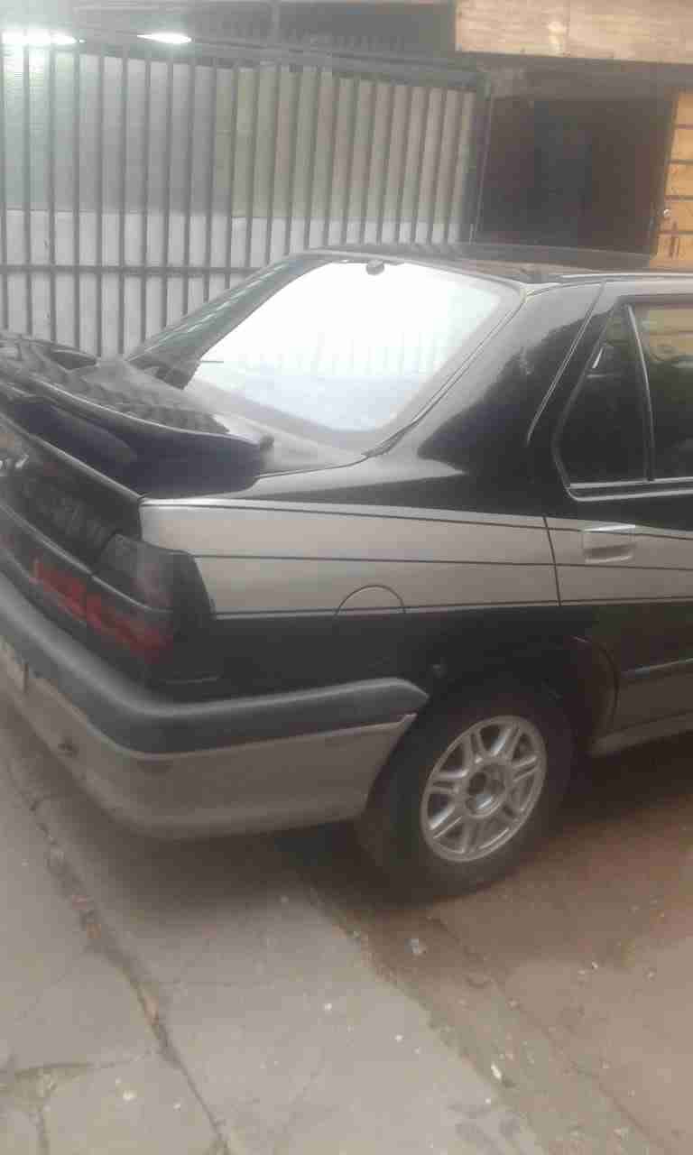 Auto Renault color negro - miniatura 2