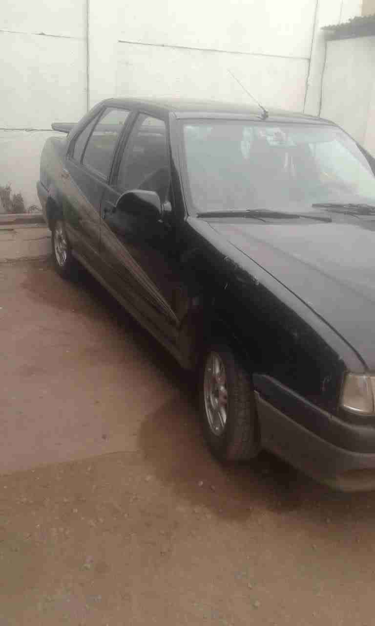 Auto Renault color negro - miniatura 4