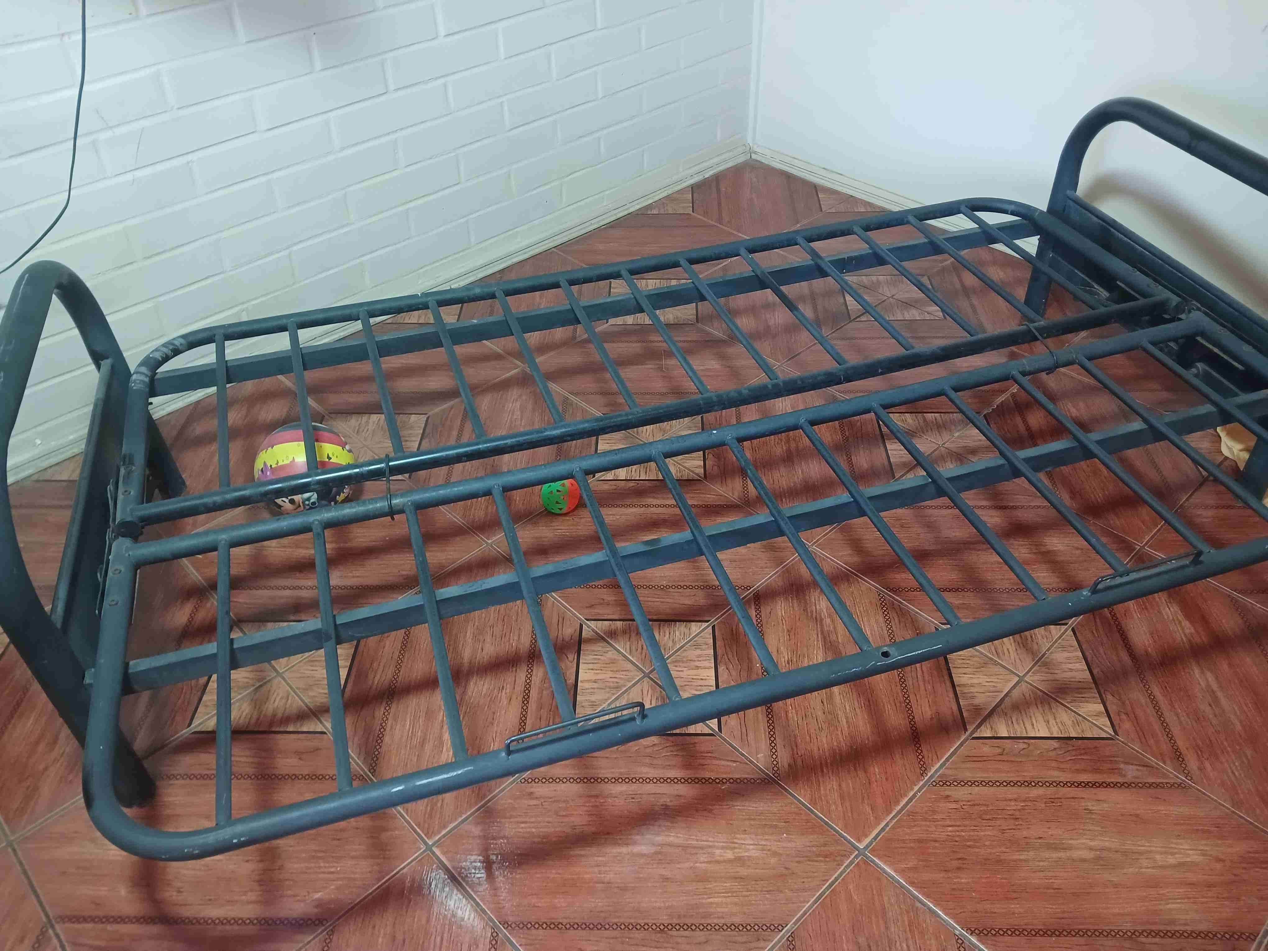 Estructura de futon camade metal