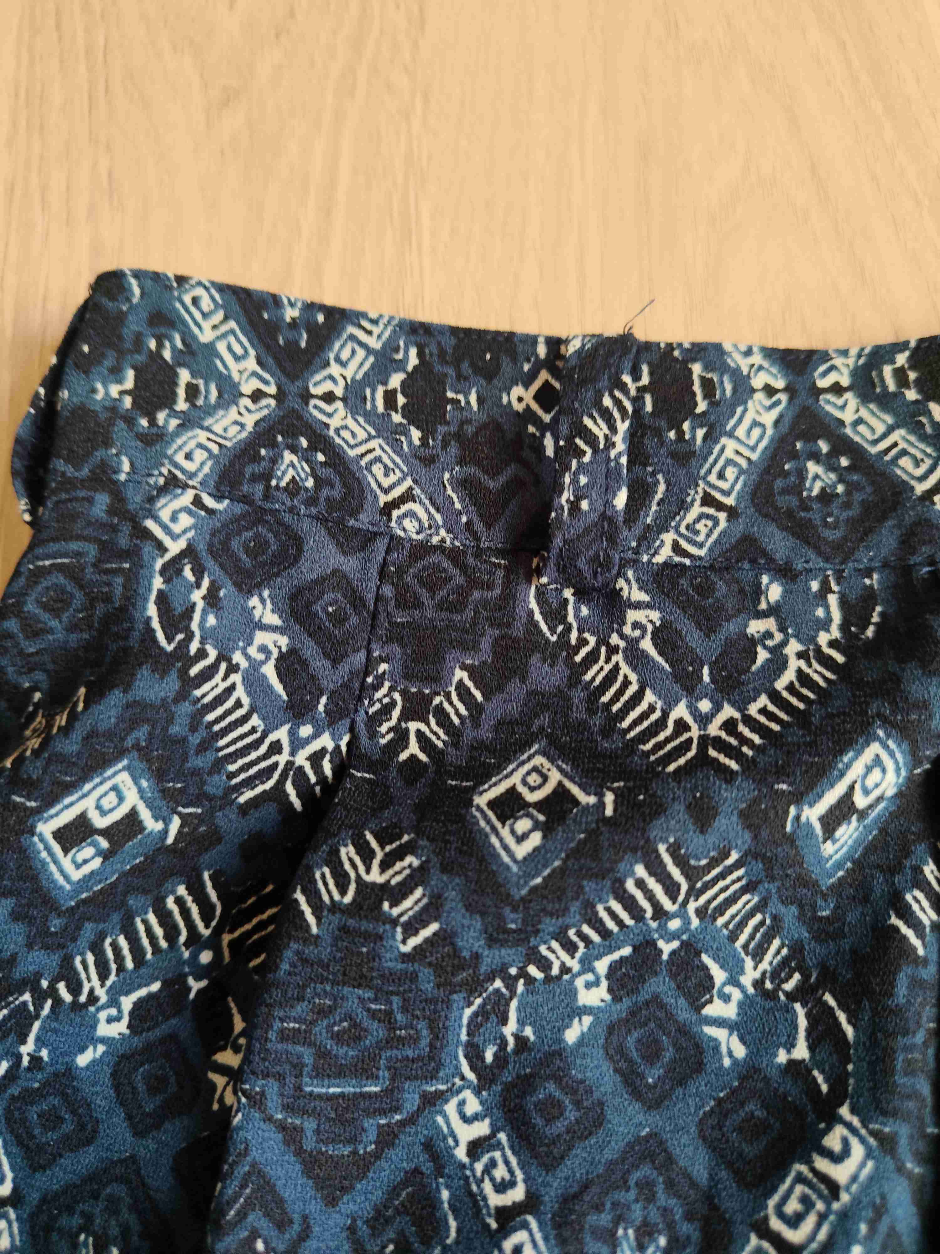 Falda estampada azul y blanca - miniatura 3