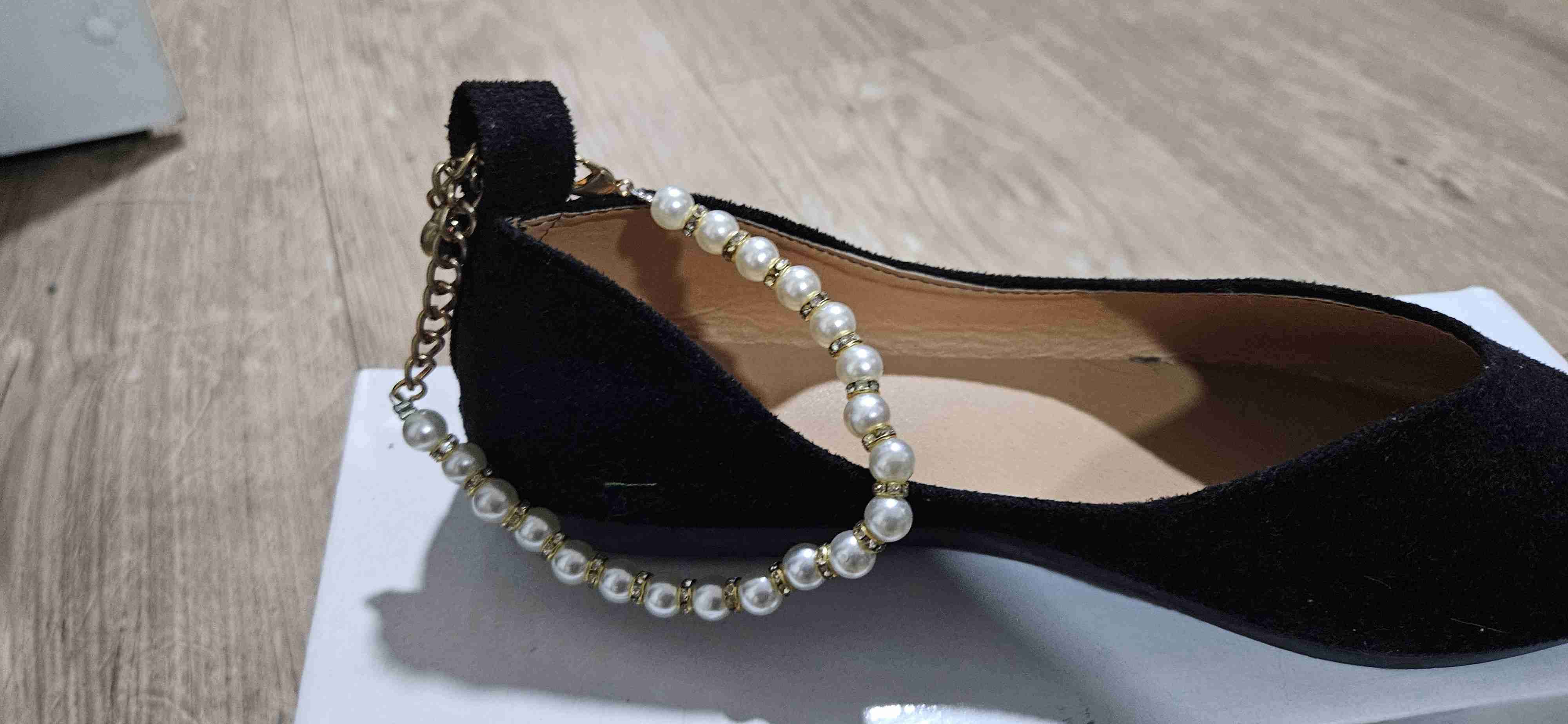 Zapatos negros de gamuza con perlas - miniatura 3
