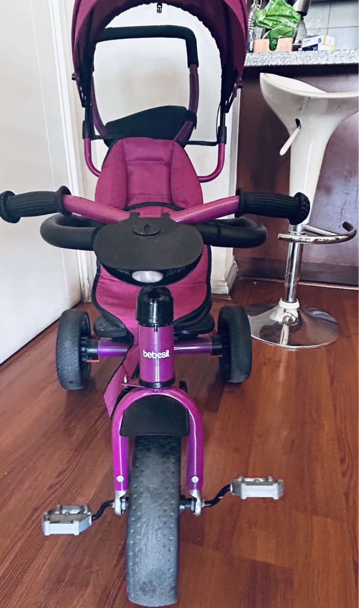 Triciclo infantil Bebesit fucsia