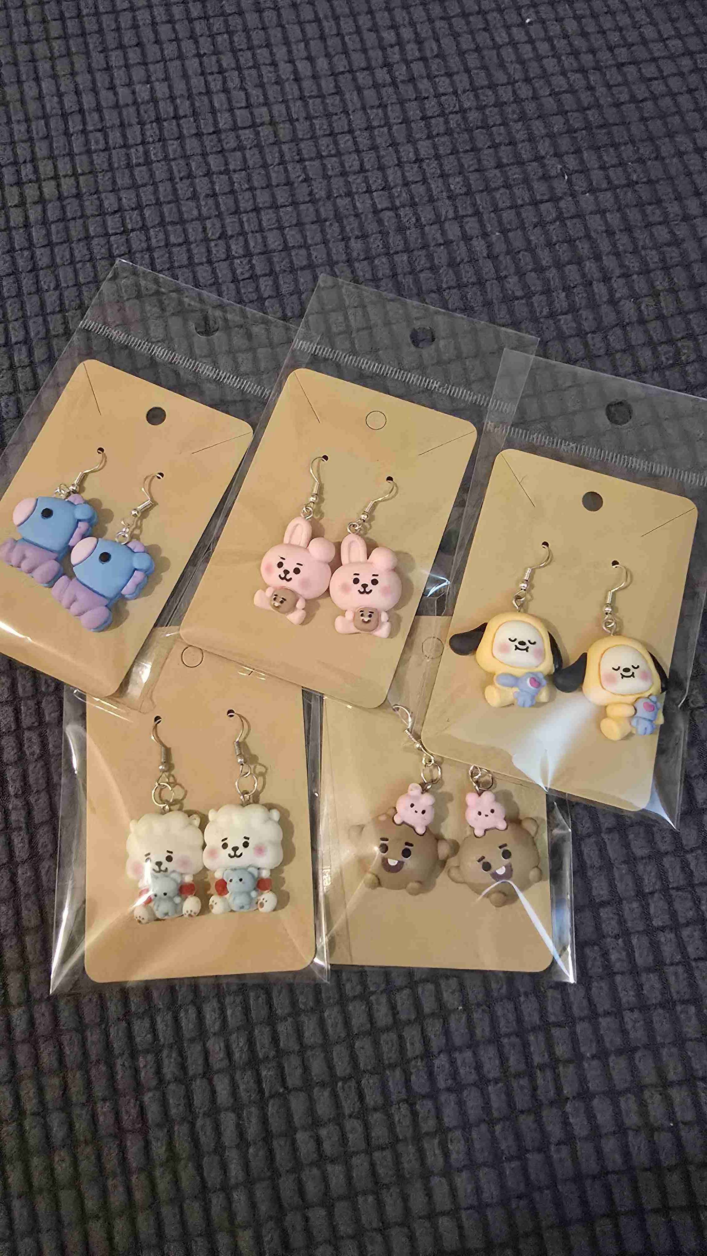 Aros colgantes con figuras BT21 - miniatura 2