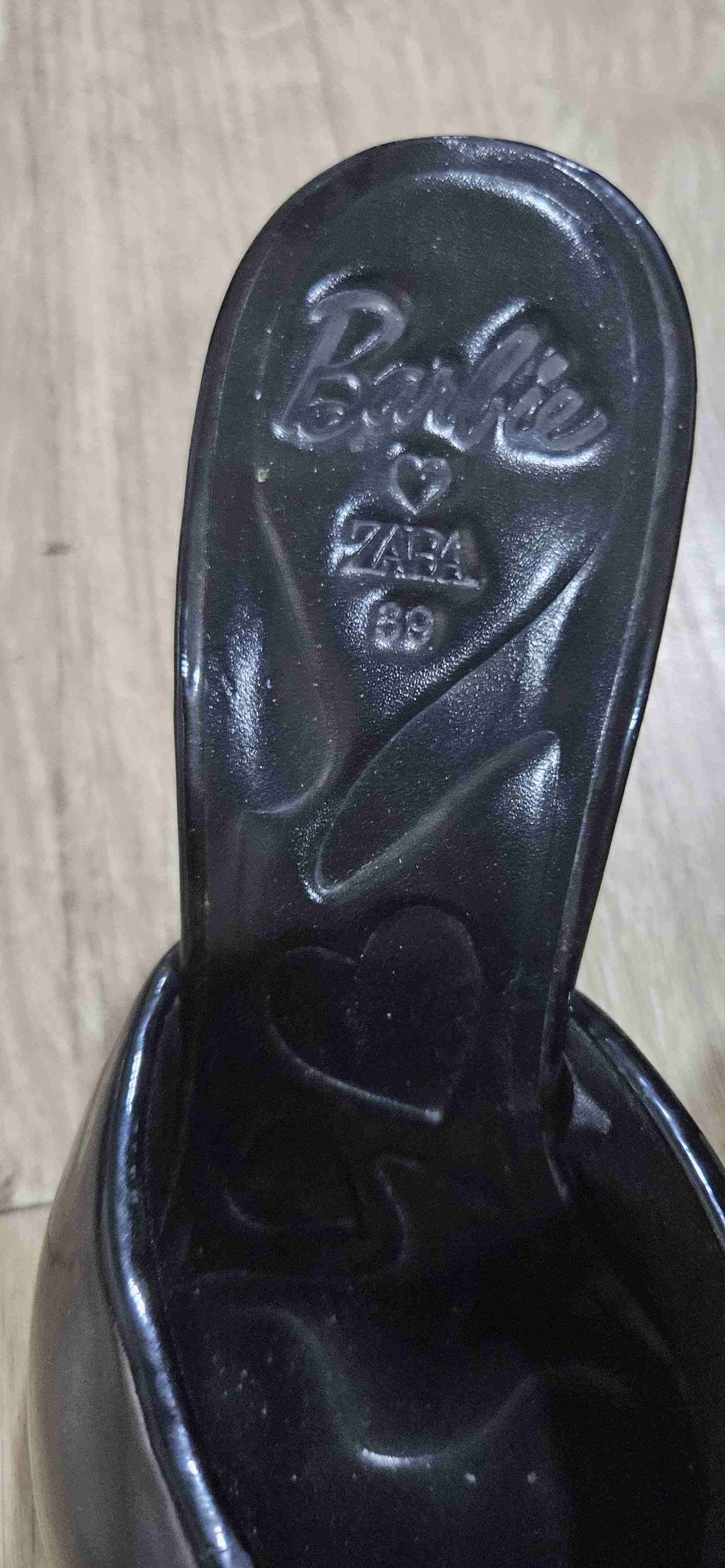 Sandalias Barbie negras mule acolchado tacon zara - miniatura 3