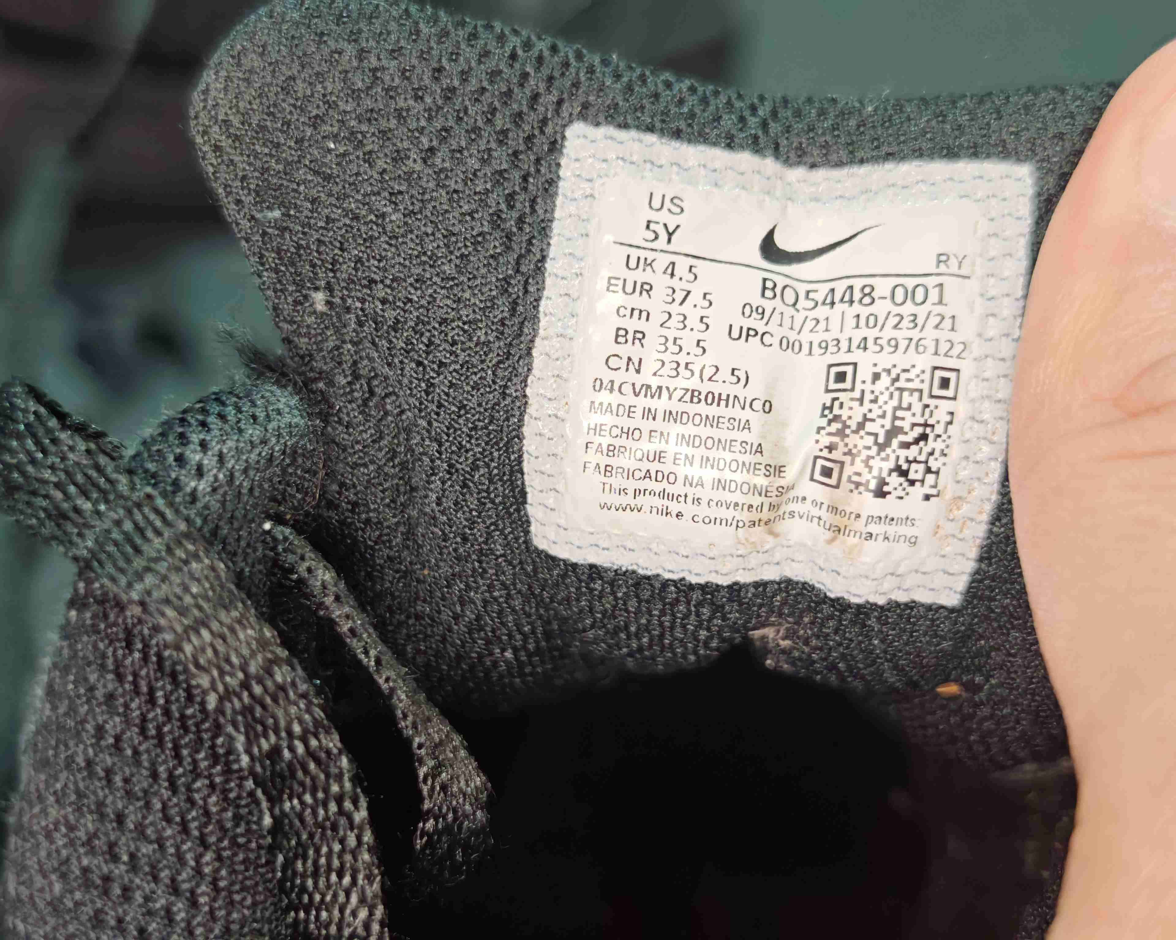 Zapatillas deportivas negras Nike - miniatura 2