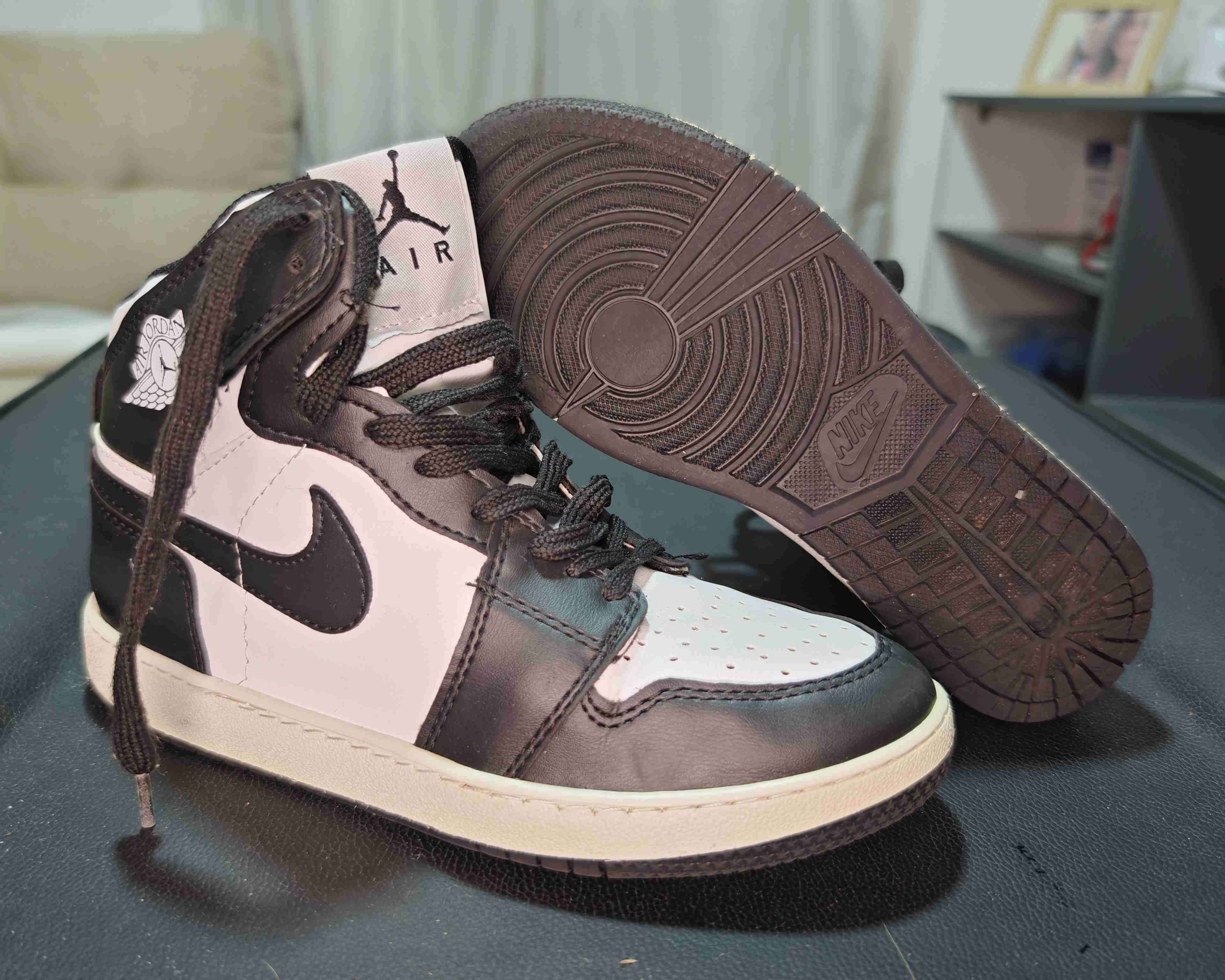 Zapatillas Nike Air en blanco y negro