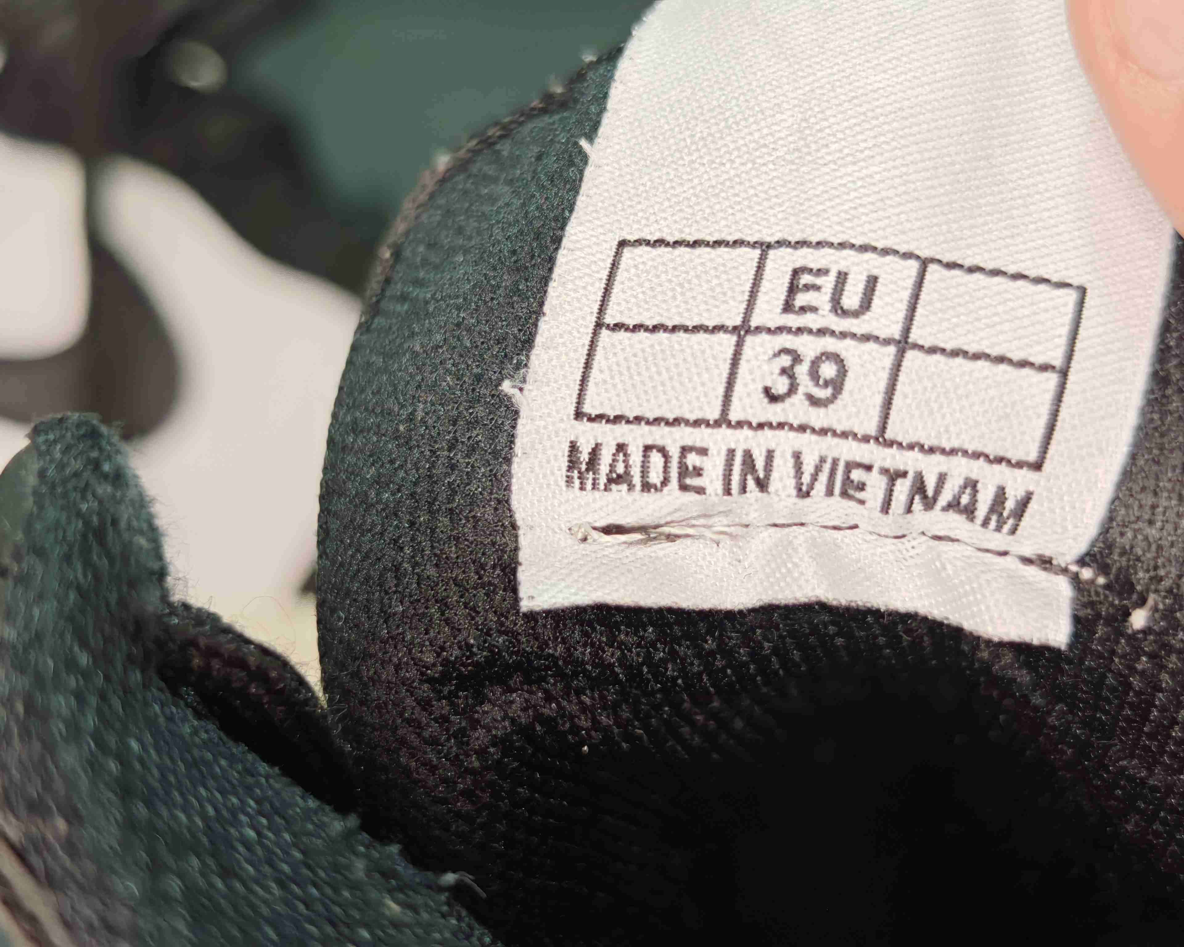 Zapatillas Nike Air en blanco y negro - miniatura 2