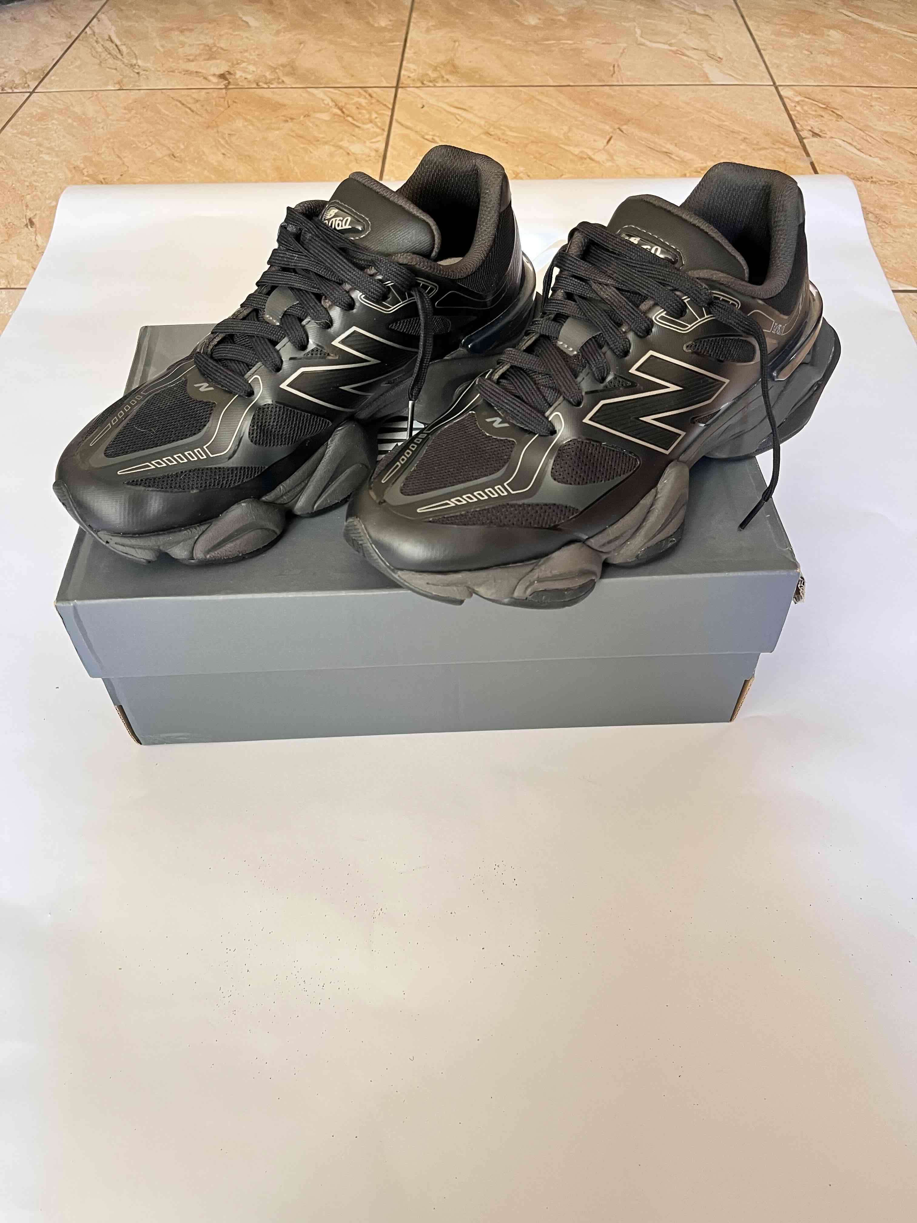 new balance 9060 42/8.5 us