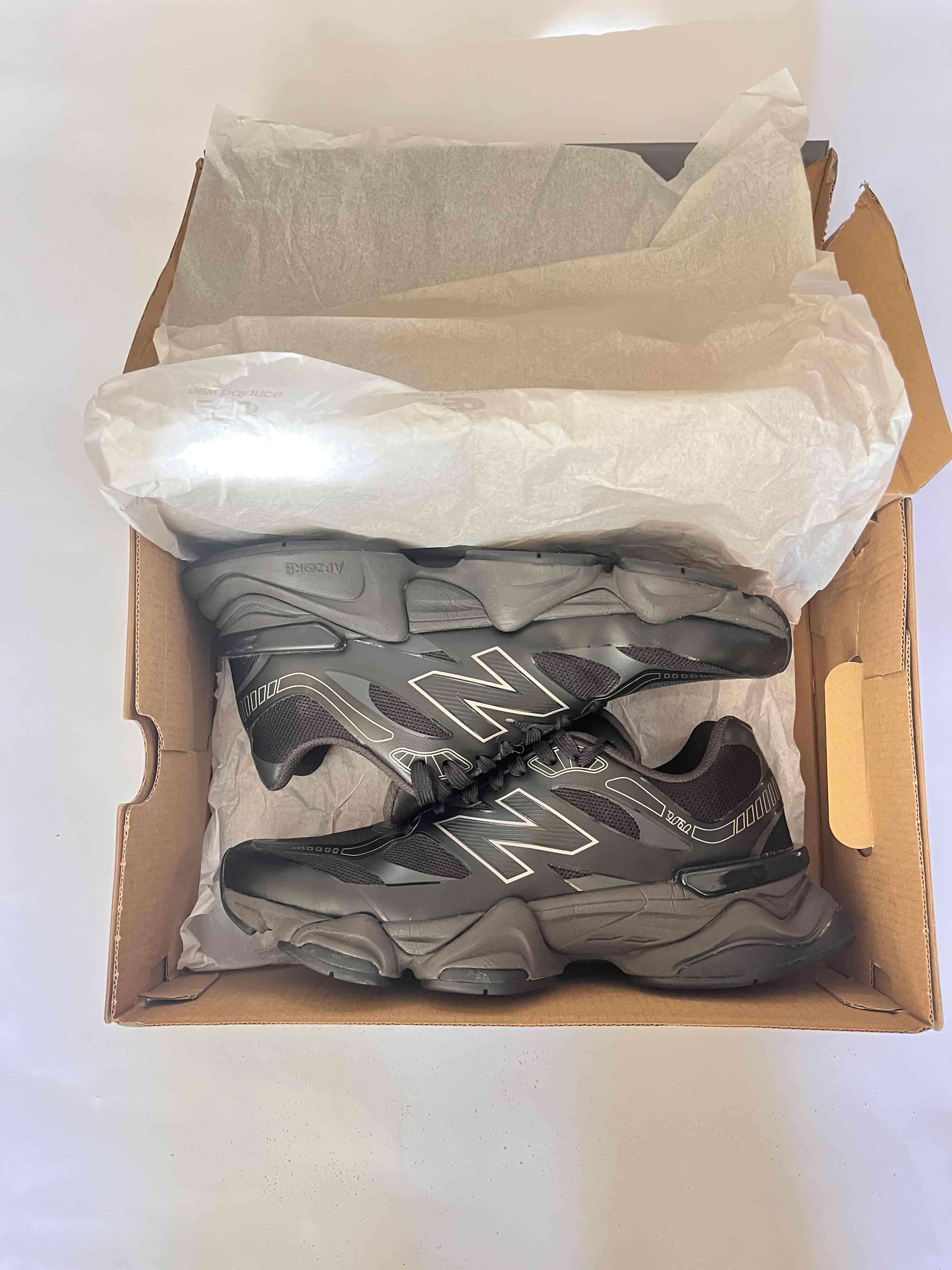 new balance 9060 42/8.5 us - 2