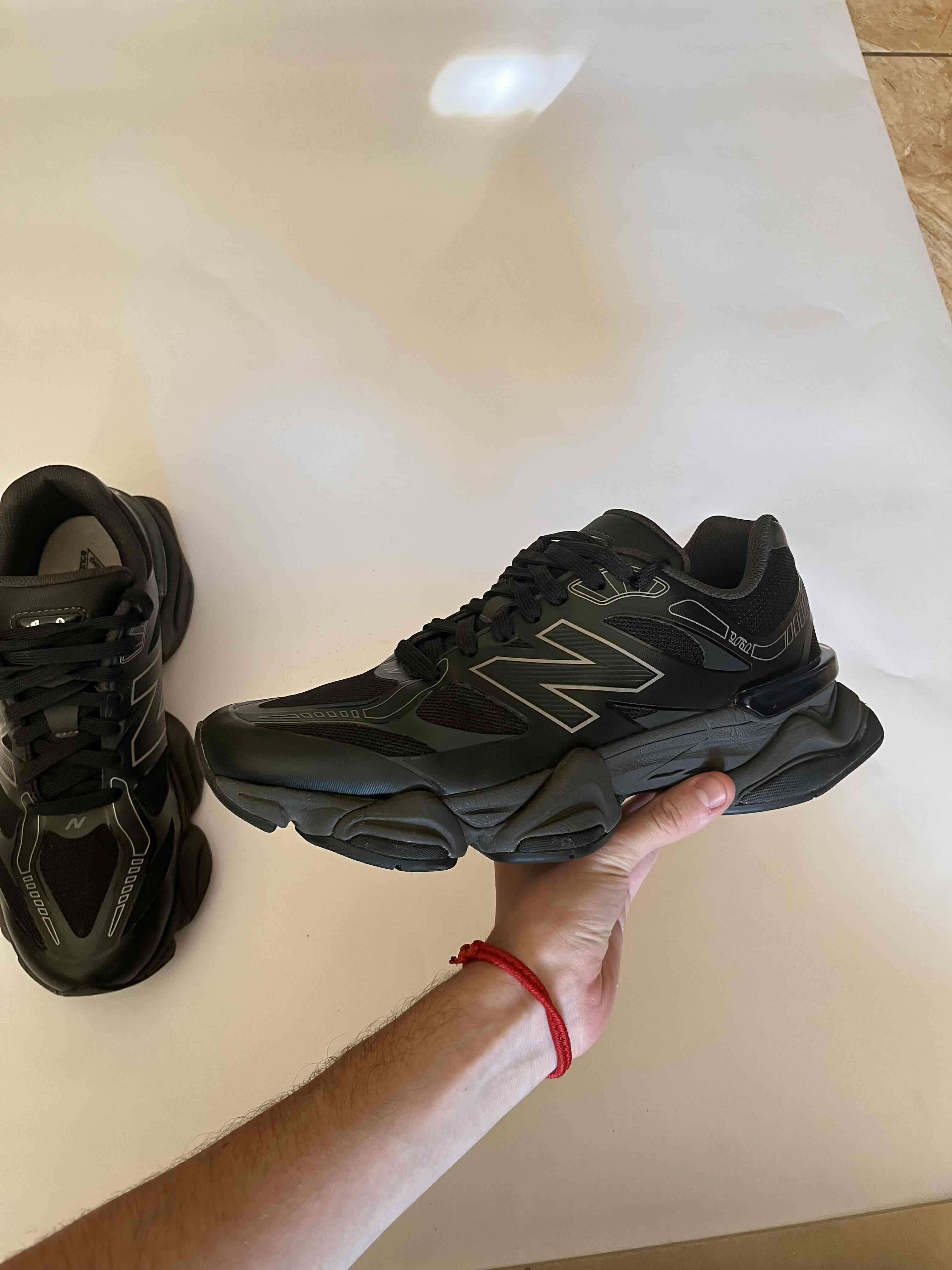 new balance 9060 42/8.5 us - 5