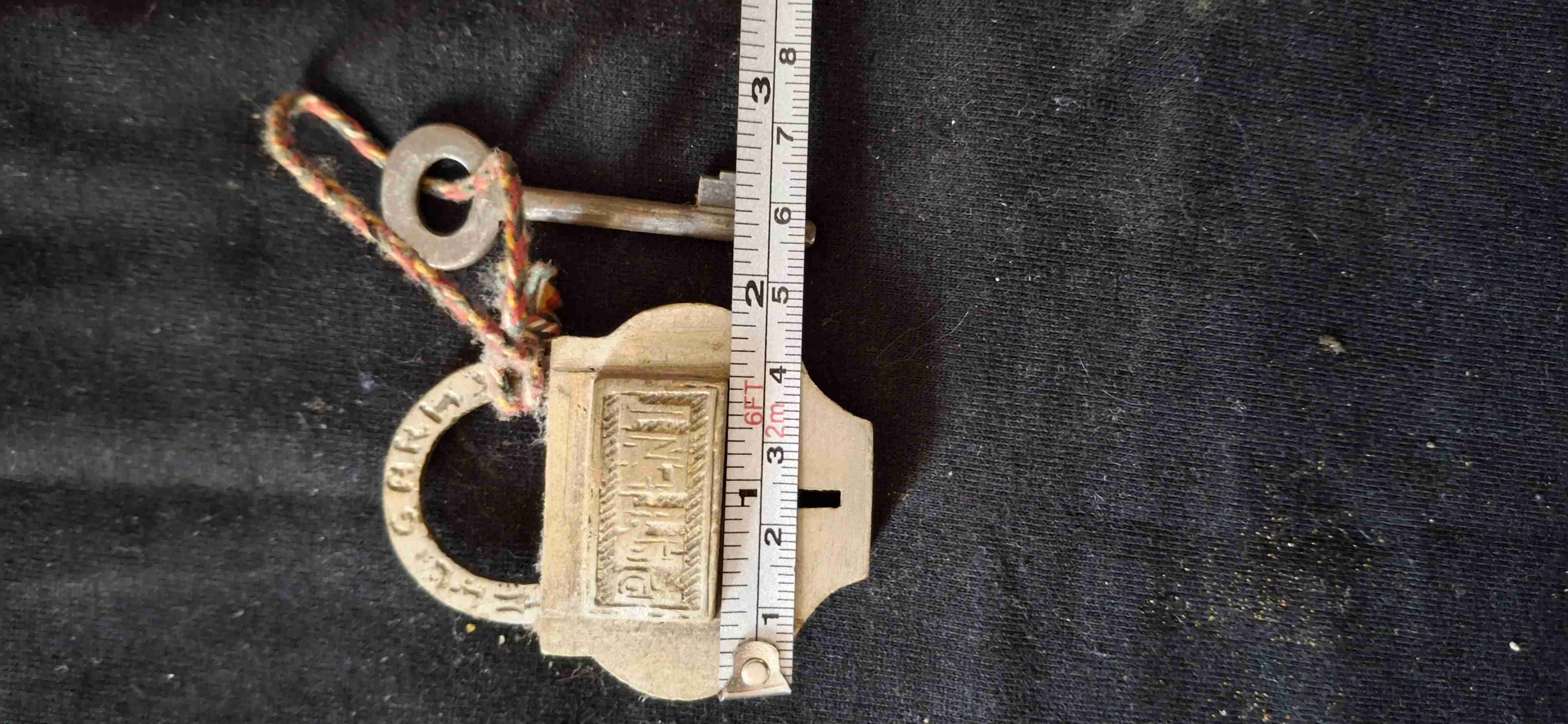 Antigua cerradura con llave - 2