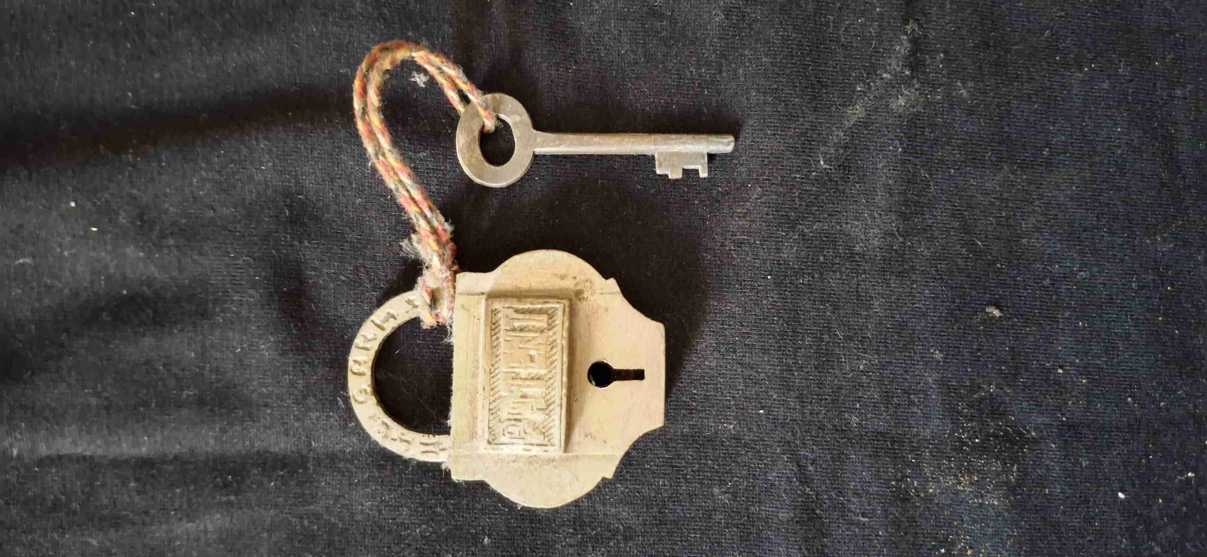 Antigua cerradura con llave - 4