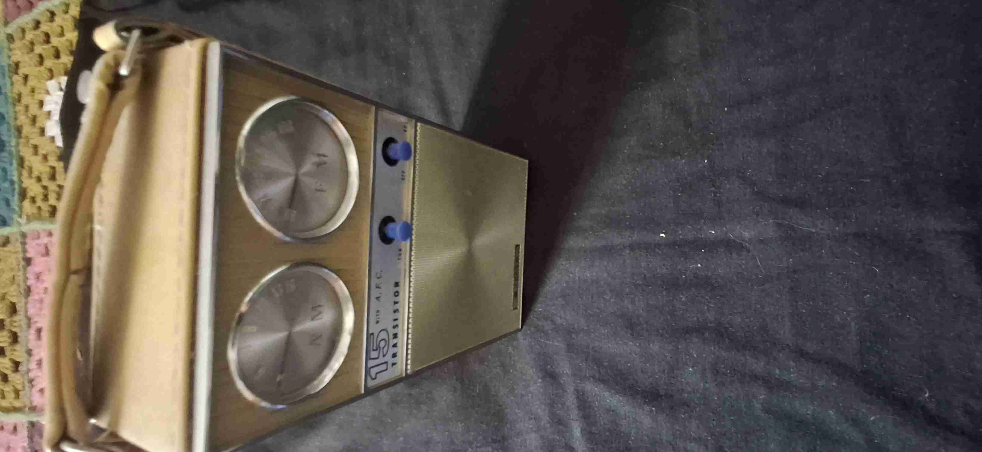 Radio vintage Arrow con medidor - miniatura 3