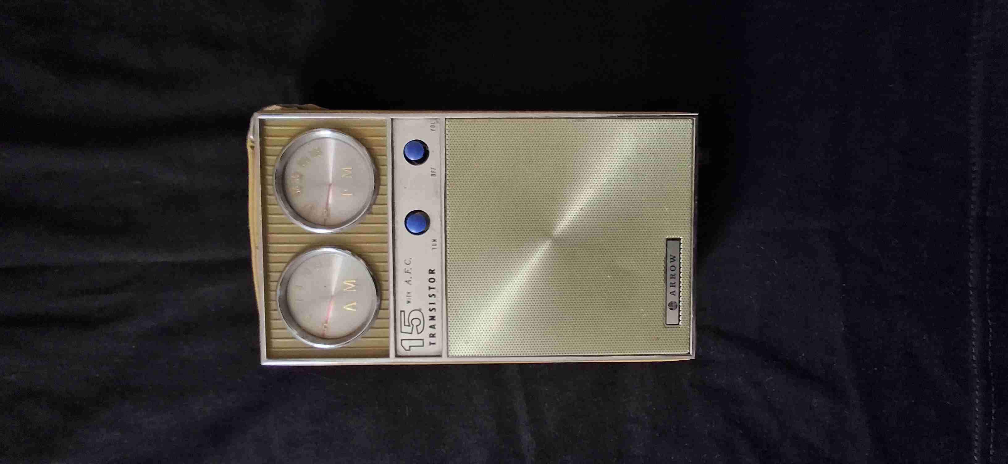 Radio vintage Arrow con medidor - miniatura 6