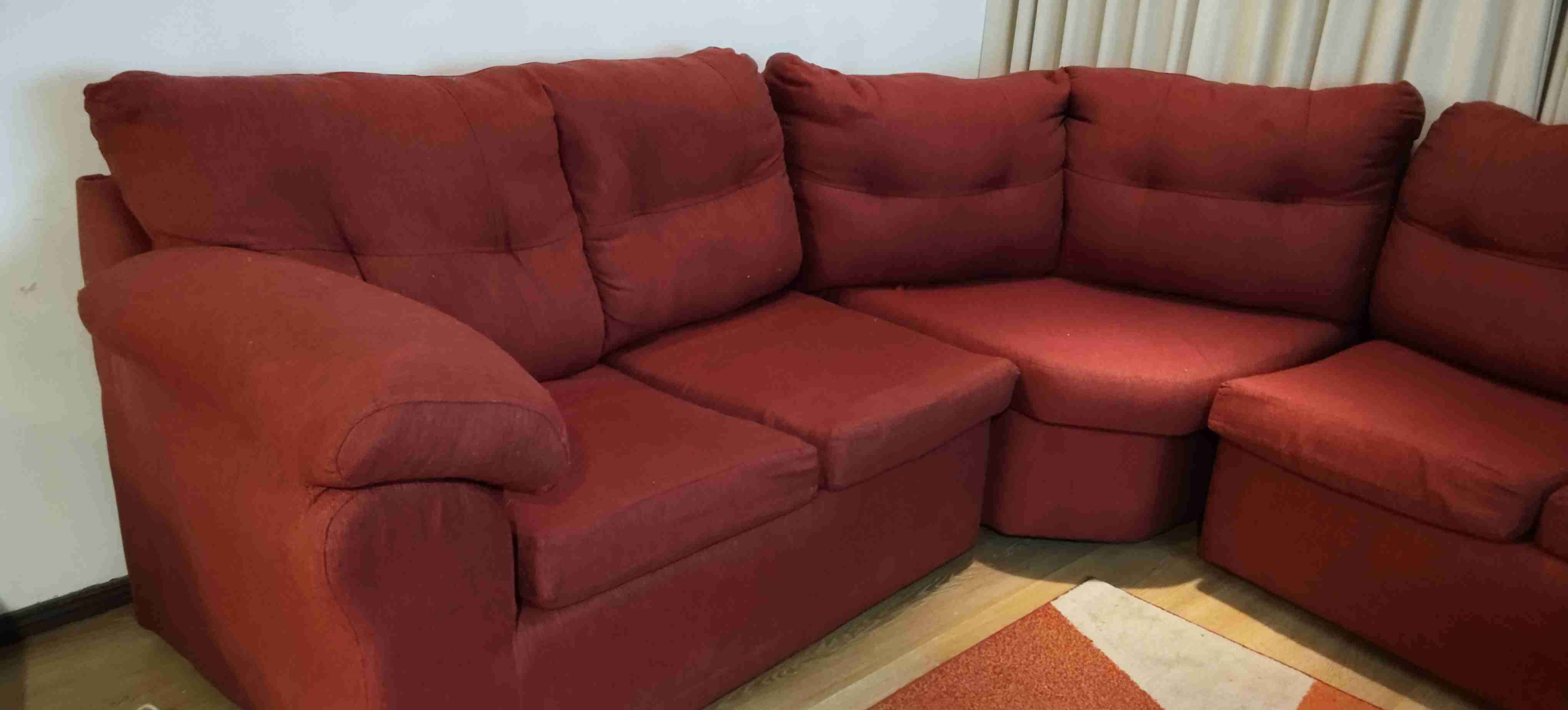 Sofá esquinero rojo oscuro 5 cuerpos - 2