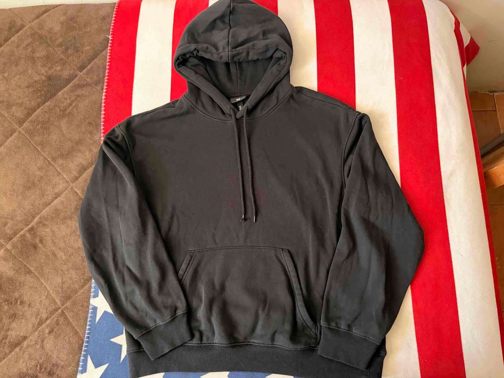 Polerón negro con capucha H&M - miniatura 2